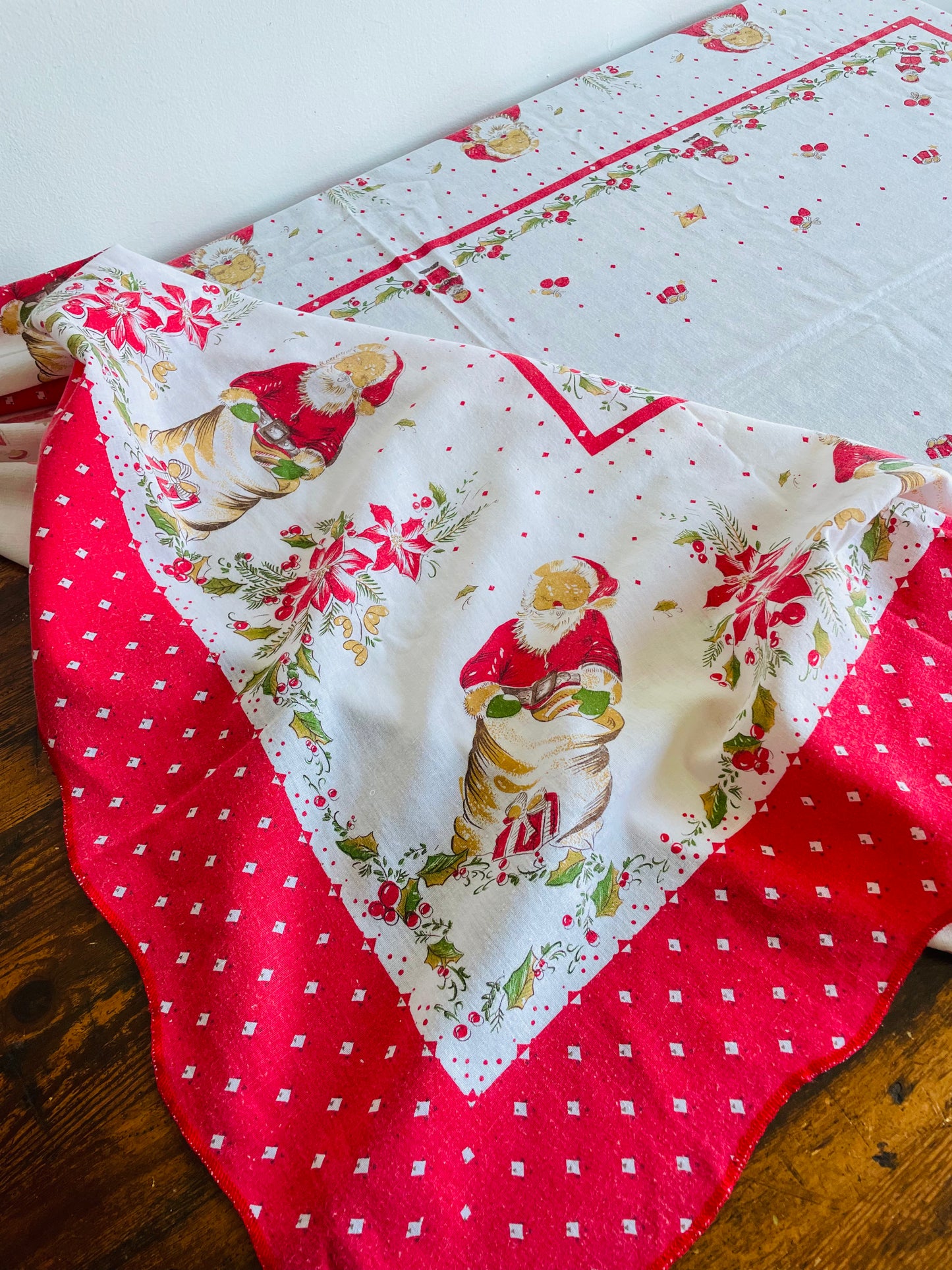 Adorable Santa with Sack of Presents Rectangular Cotton Tablecloth
