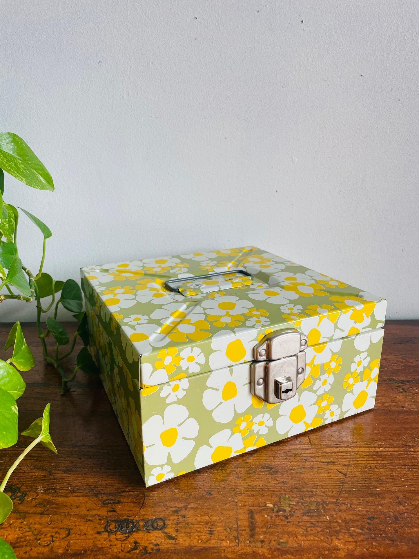 Vintage Flower Power Metal Filing Storage Box with Handle & Latch to Close - Has a Movable Tray Divider Inside