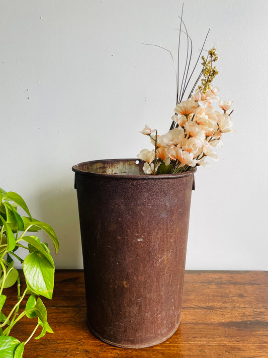 Rustic Farmhouse Maple Syrup Sap Collecting Bucket - Great for Flowers!