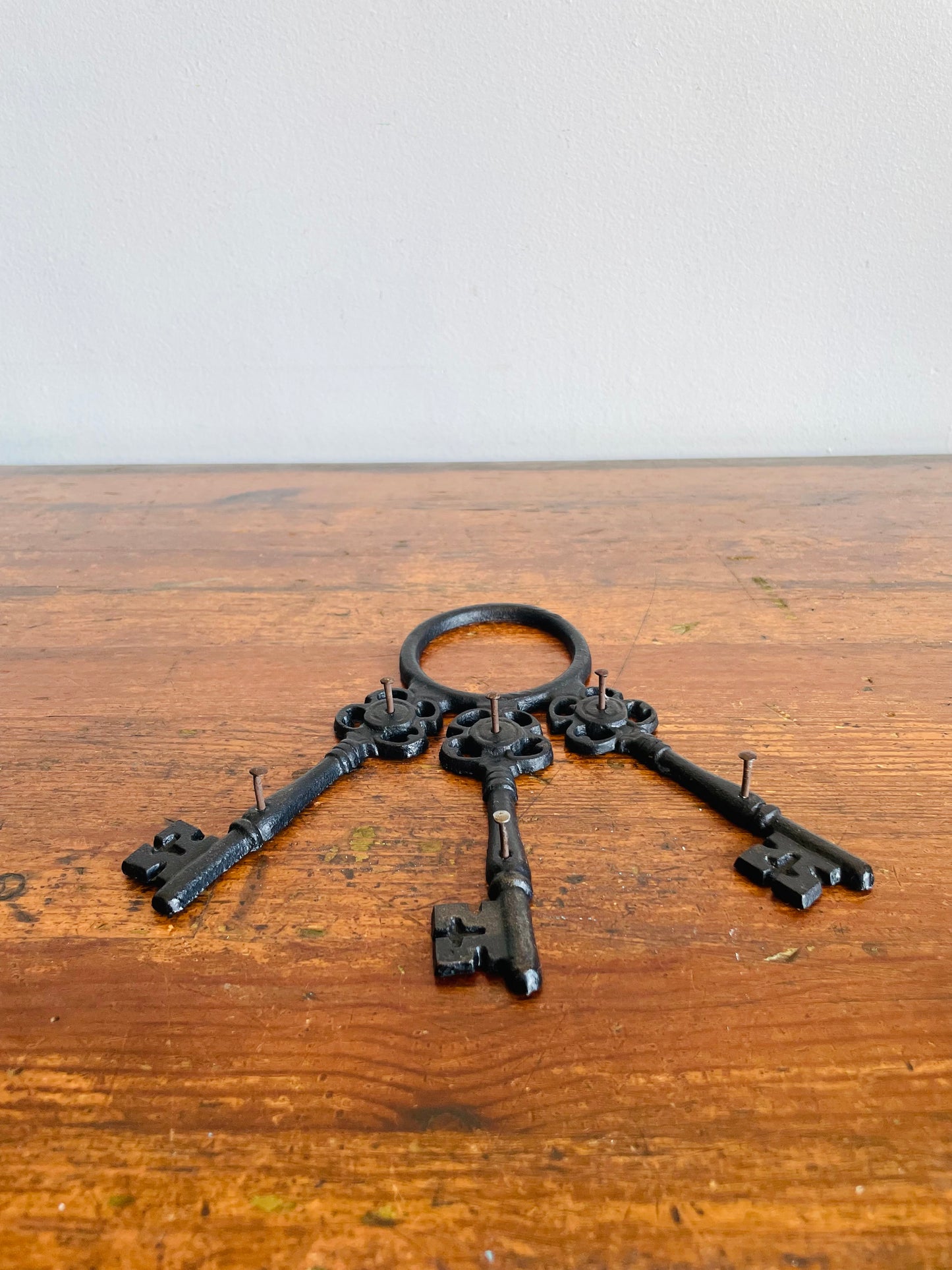 Cast Iron Key Rack Holder with 6 Hooks for Hanging - Made in Taiwan