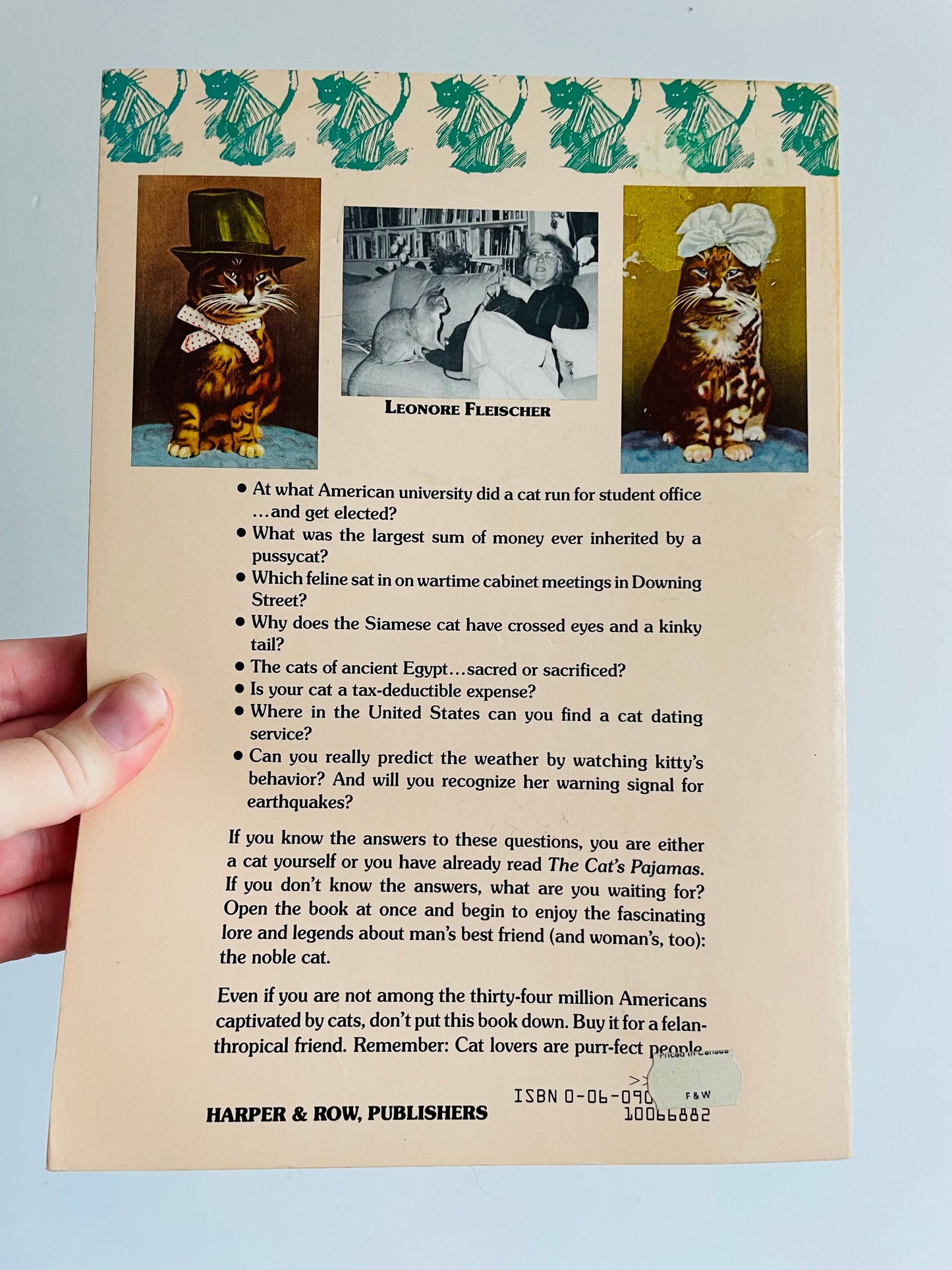 The Cat's Pajamas: A Charming and Clever Compendium of Feline Trivia by Leonore Fleischer Paperback Book (1982)