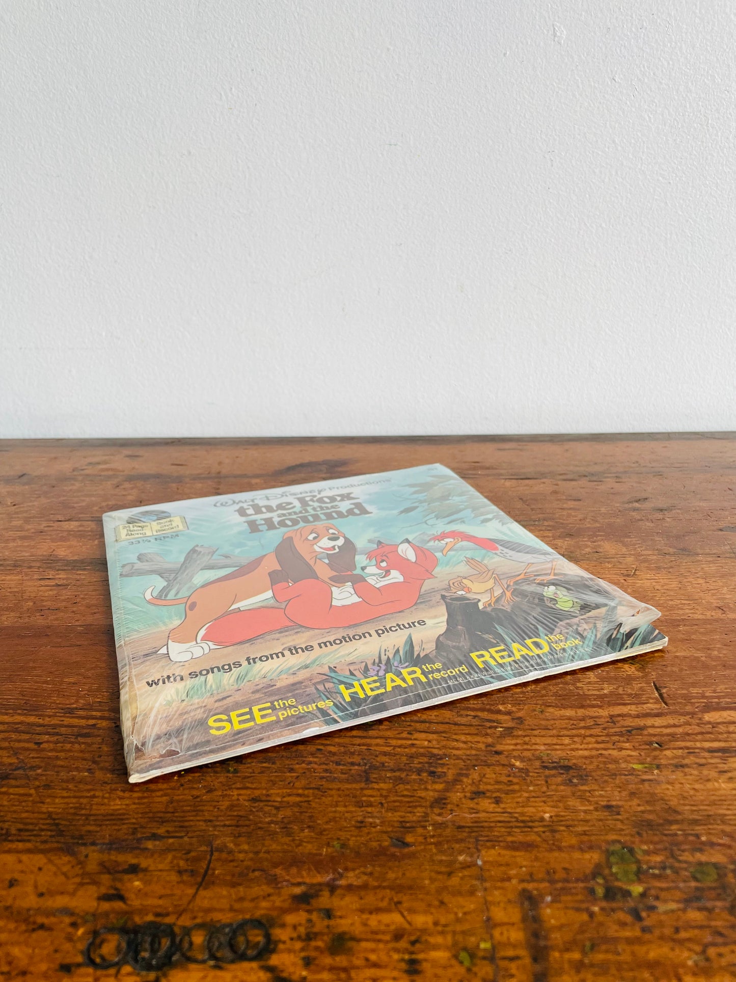 Brand New Vintage Walt Disney Productions The Fox and the Hound 24 Page Read-Along Book & 7" Record - In Original Plastic Wrap