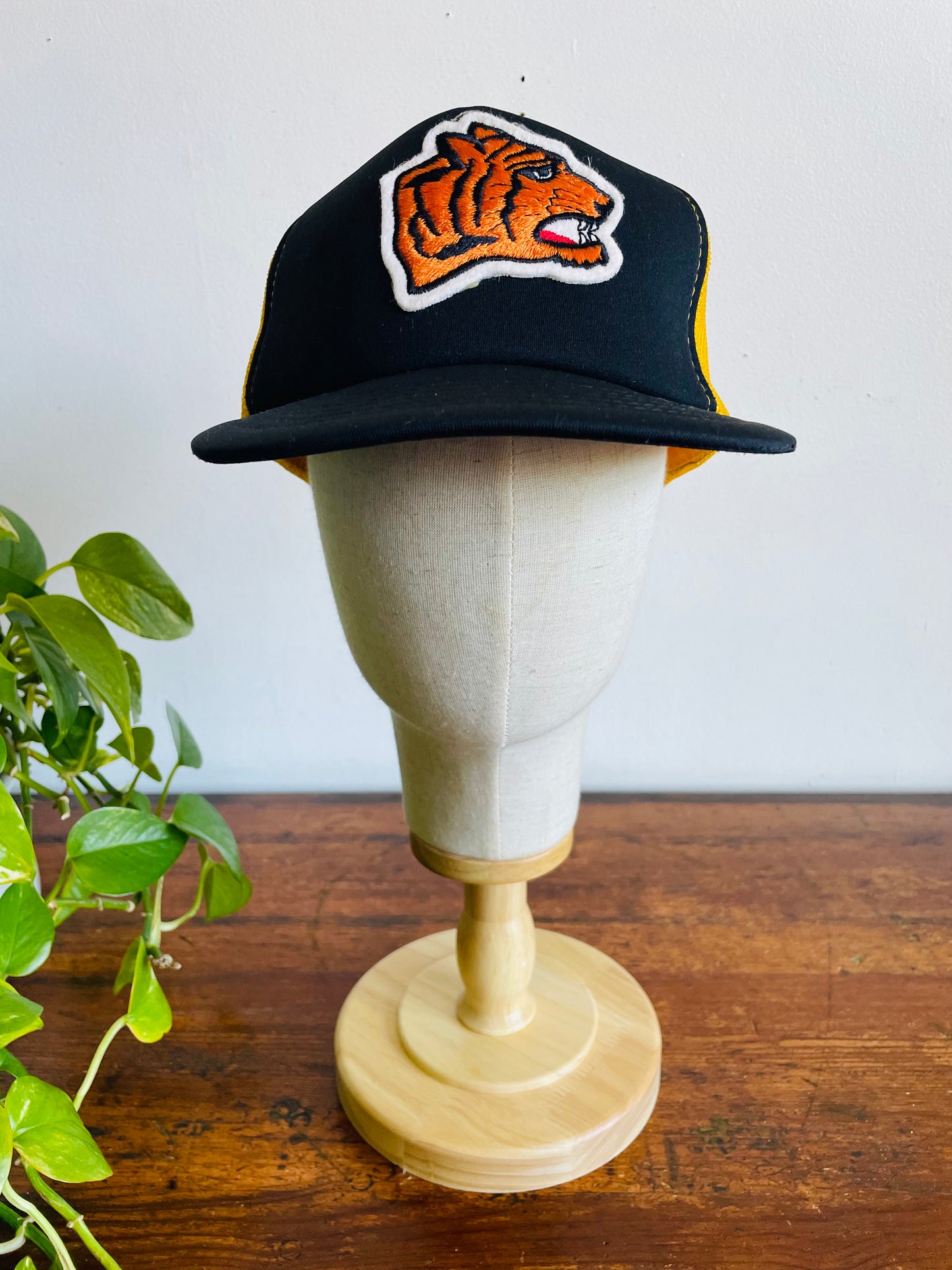 Vintage Hamilton Tiger-Cats Football Trucker Hat Baseball Cap - International Insignia Ltd. - One Size Fits All - Made in Korea