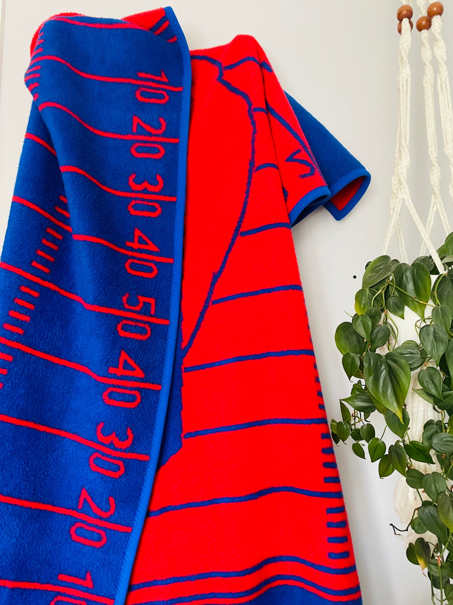 1990s The Northwest Company Buffalo Bills NFL Super Soft Red & Blue Fleece Reversible Stadium Throw Blanket