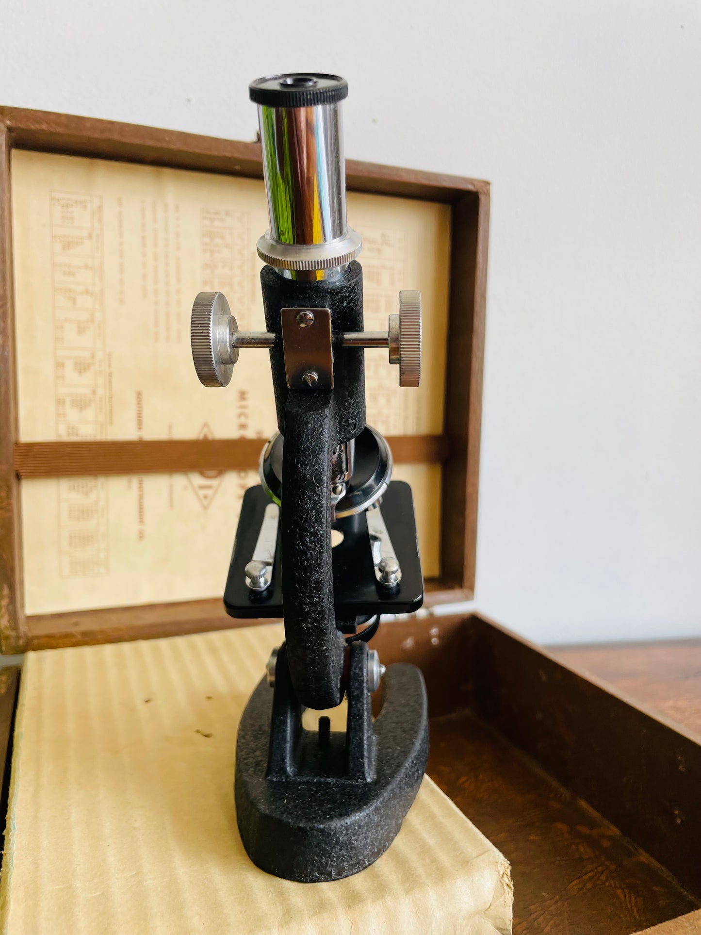 1956 SPI No. 1827 Deluxe Microscope Set in Carry Case - Includes Slides & Book - Made in Japan