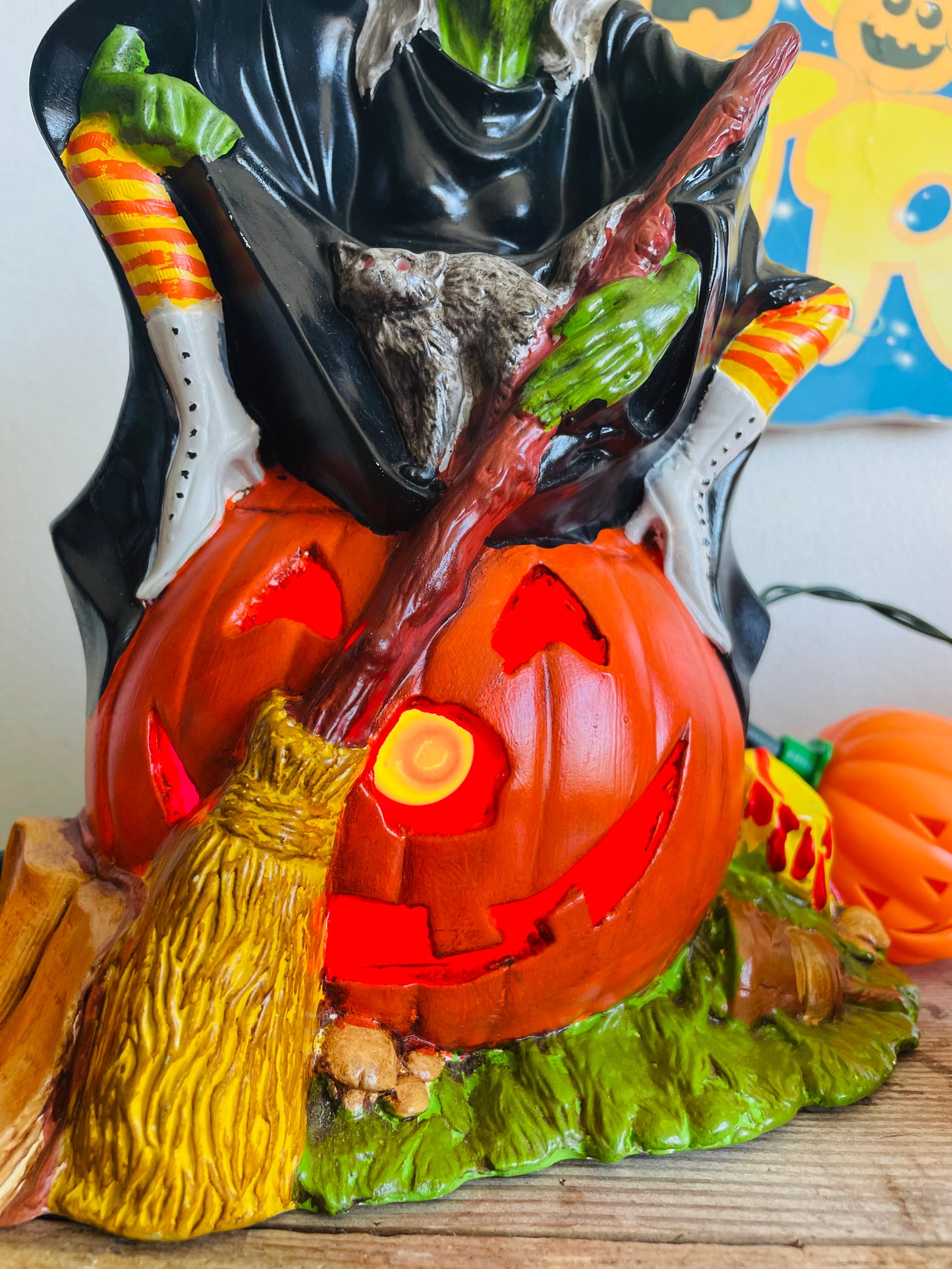 Vintage 1972 Byron Molds Halloween Witch & Black Cat Sitting on Jack-o-Lantern Pumpkin Lamp Light - Tested/Works - Includes Red Lightbulb