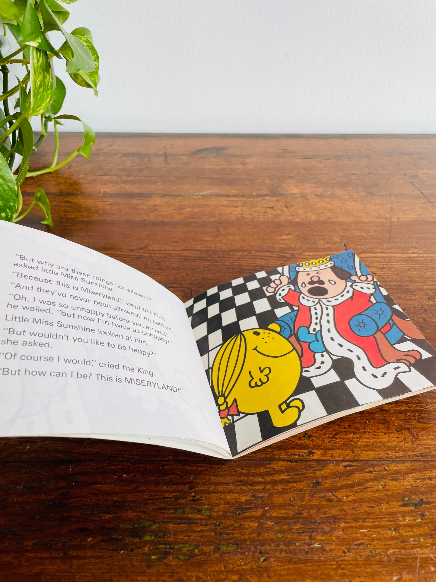 Little Miss Sunshine by Roger Hargreaves Paperback Pocket Book - Thurman Publishing (1981)