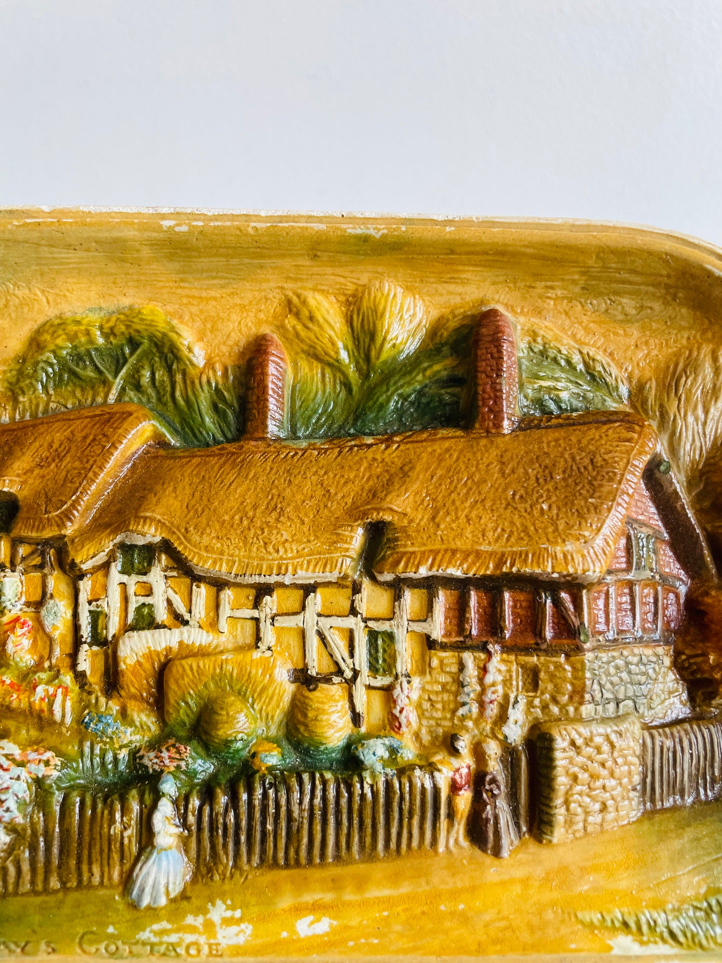 Anne Hathaway's Cottage Hand Painted Chalkware Wall Plaque - W. H. Bossons Limited - Made in England