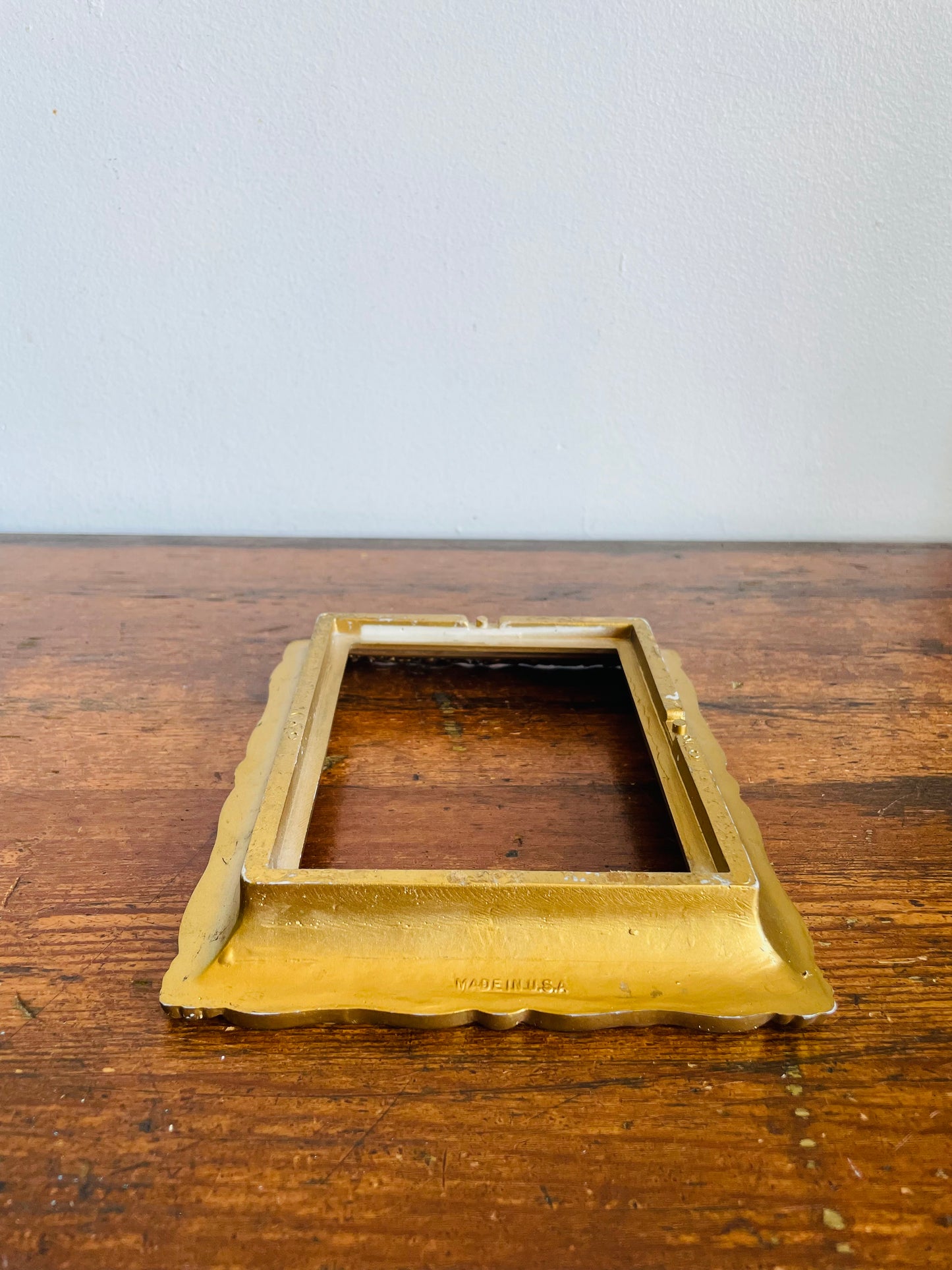 Vintage Empty Resin Ornate Gold Picture Frame - 4.5" x 3.5" Photo Size