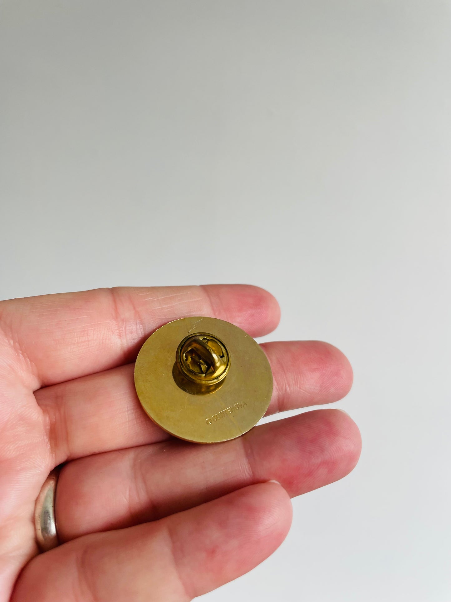 St. Patrick's Day Holiday Pin - Kiss Me I'm Irish