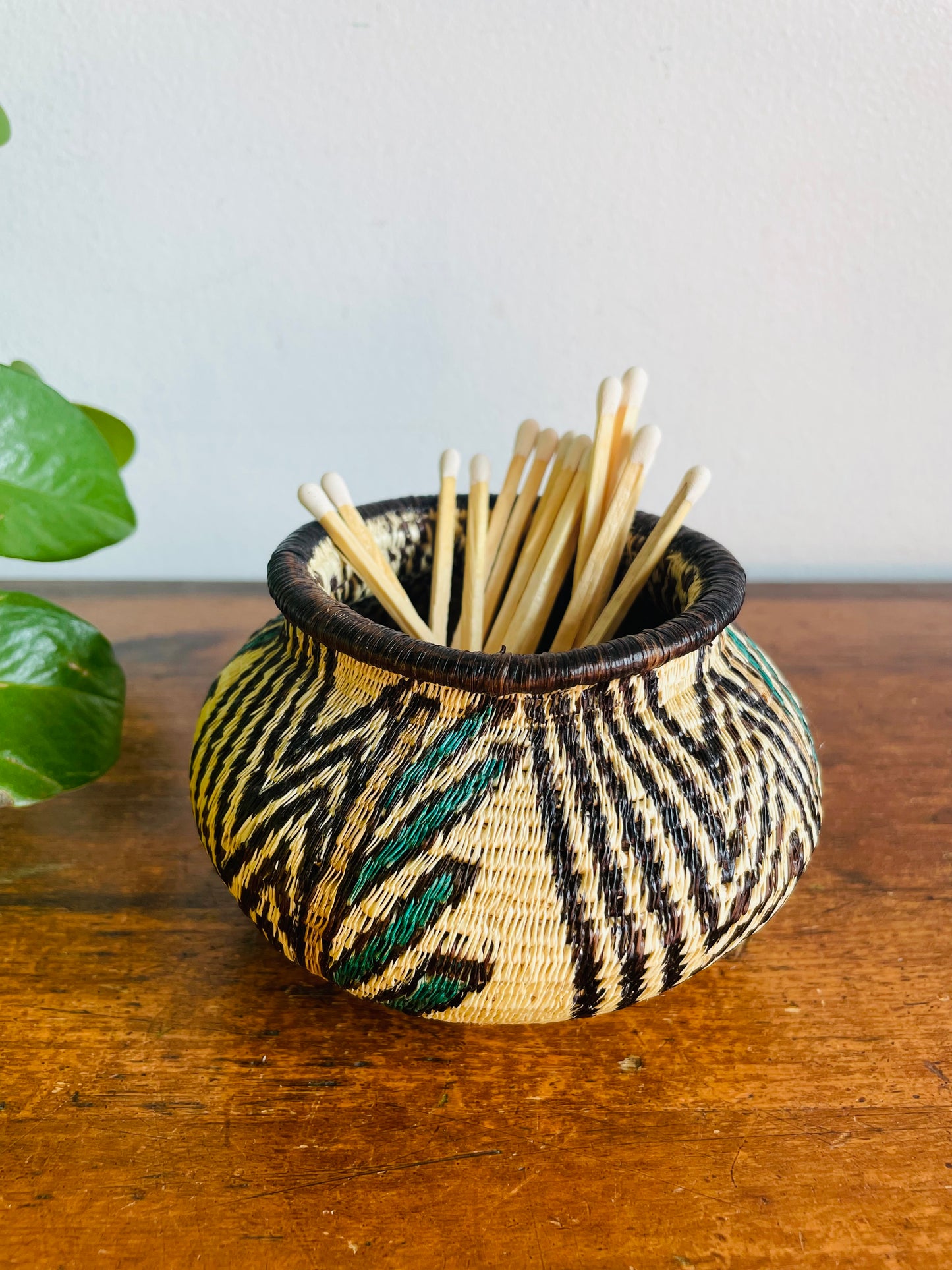 Vintage Emberá-Wounaan Panama Indigenous Tribal Woven Basket Planter