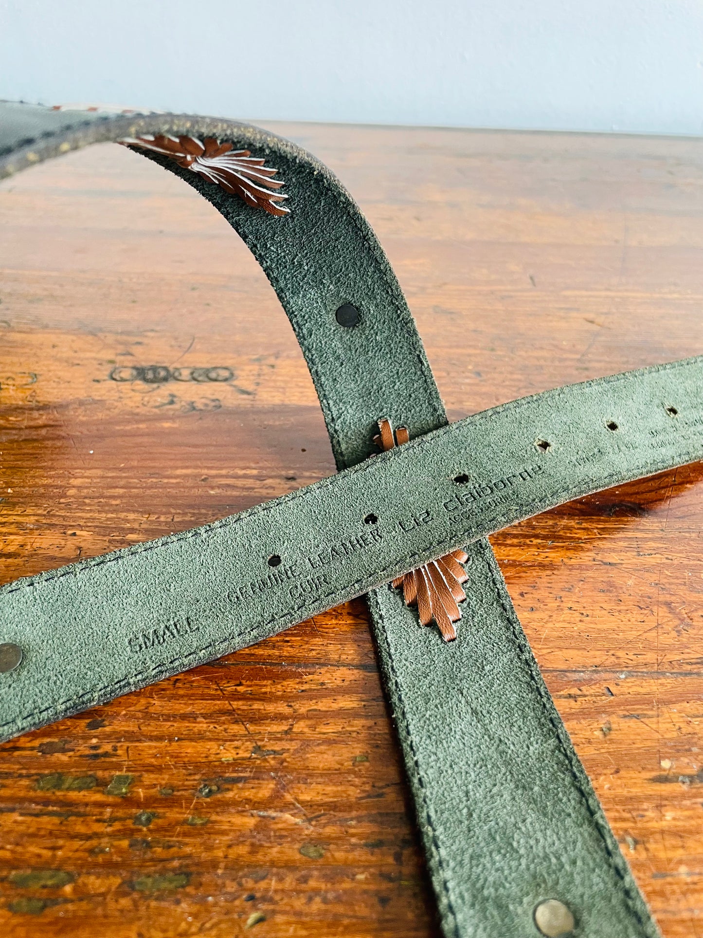 Liz Claiborne Accessories Genuine Leather Belt Style 2750 Size Small - Made in Taiwan
