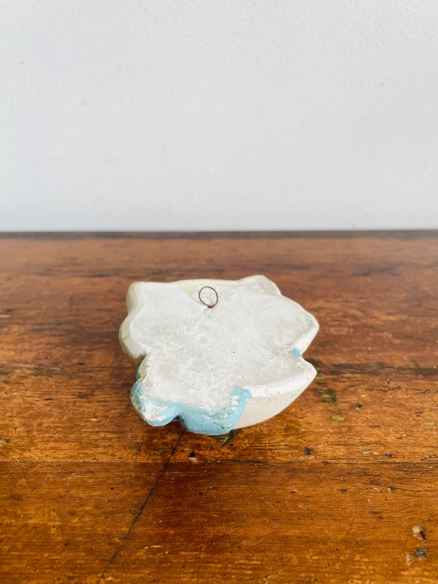 Chalkware Cat Face Wall Hanging - Cat Looking Straight