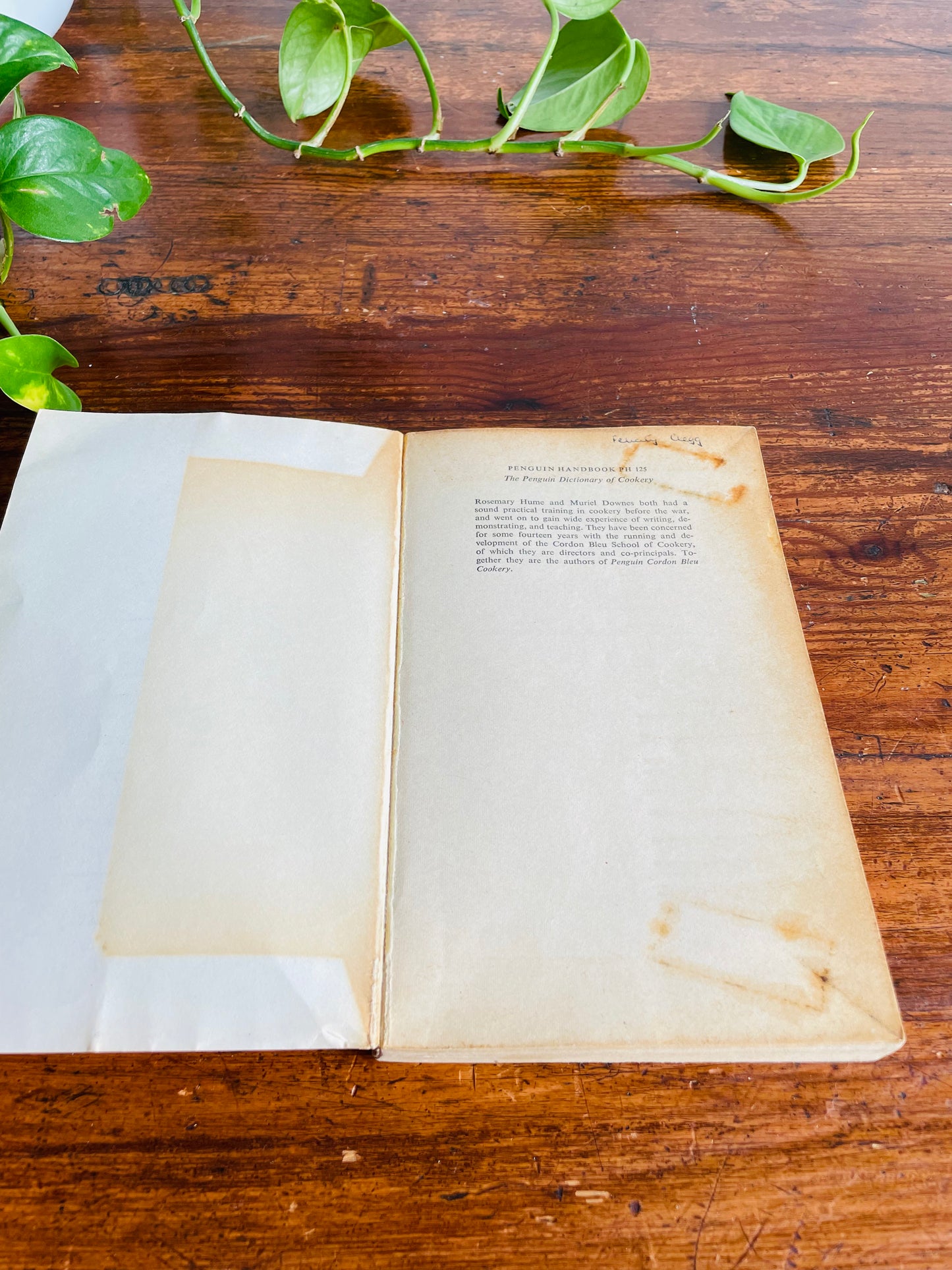 The Penguin Dictionary of Cookery Book by Rosemary Hume & Muriel Downes (1966)