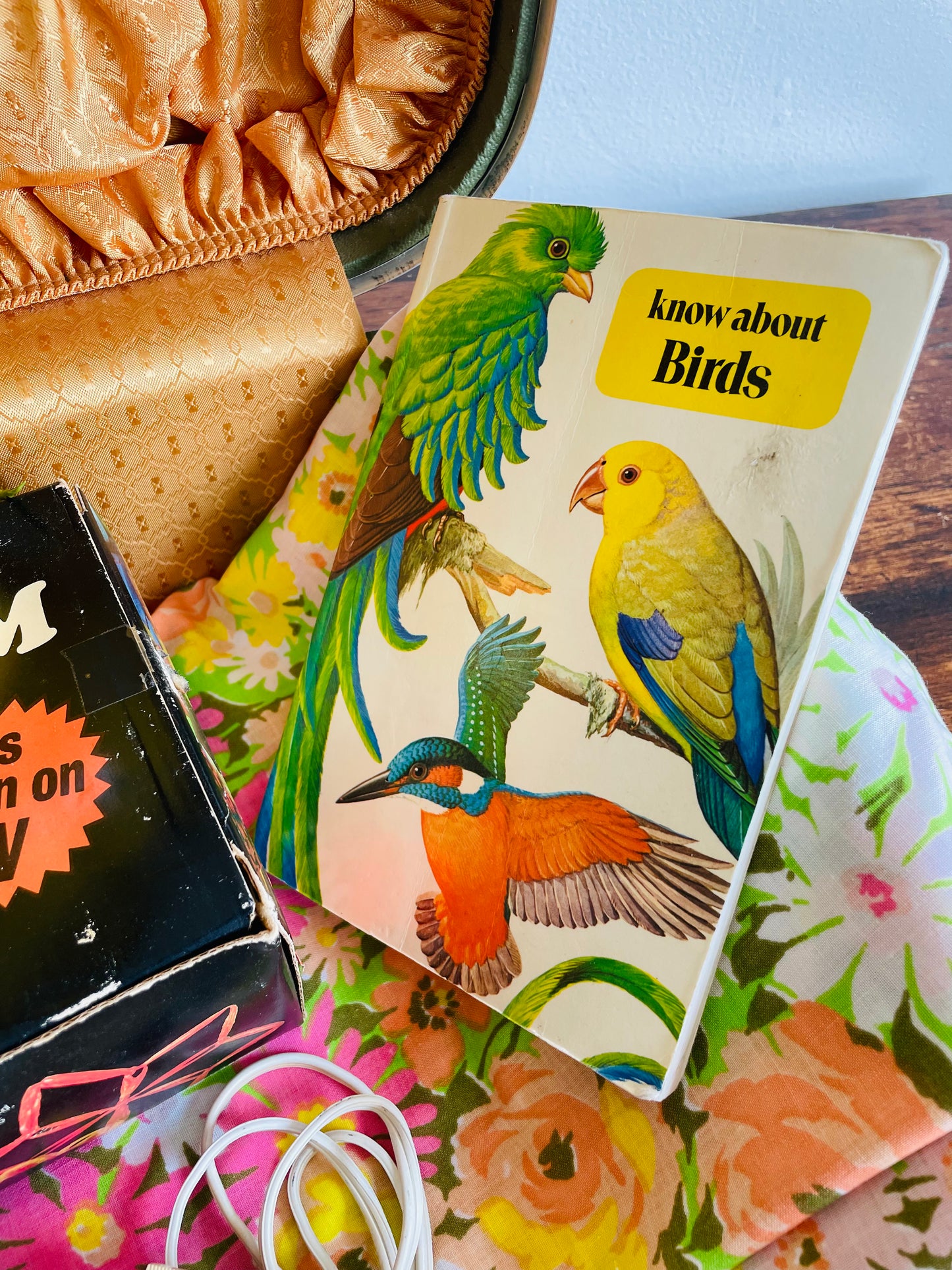 Know About Birds Book by Frederick Edwards (1975)