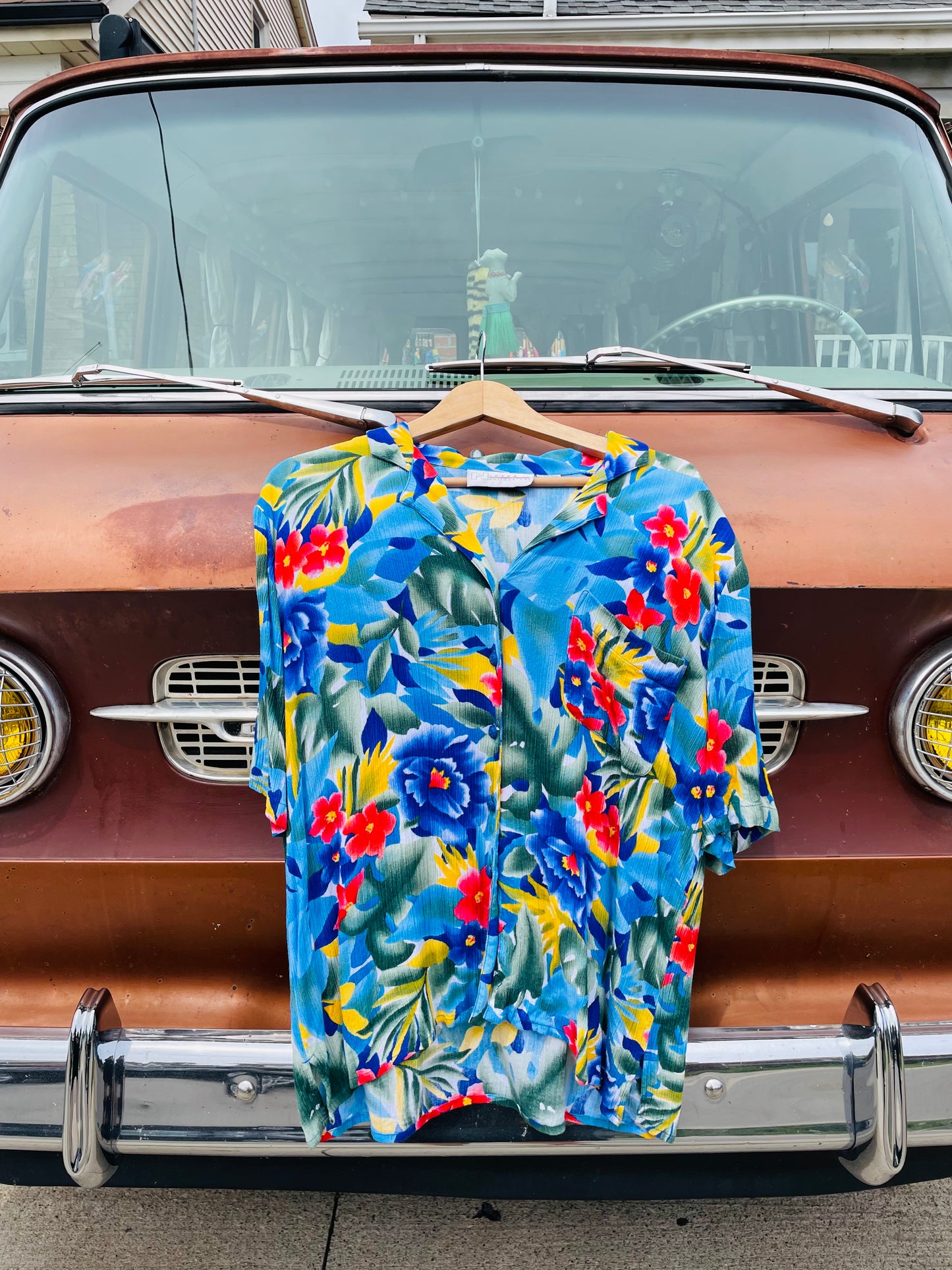 Vintage Nygard Collection Button Up T-Shirt in Vibrant Tropical Print