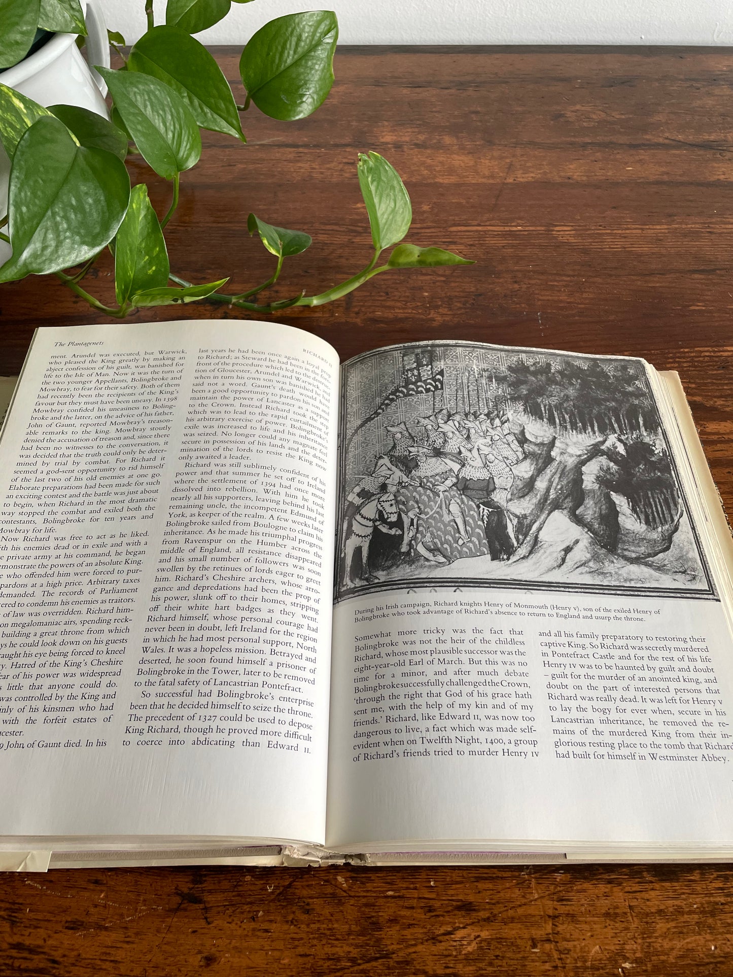 The Lives of The Kings & Queens of England Hardcover Book with Images (1975)