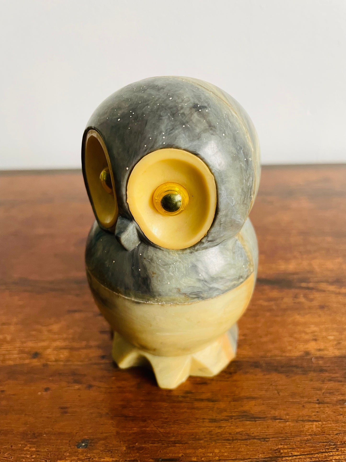 JSNY 1974 Marbled Plastic Owl Figurine Paperweight - Made in Hong Kong