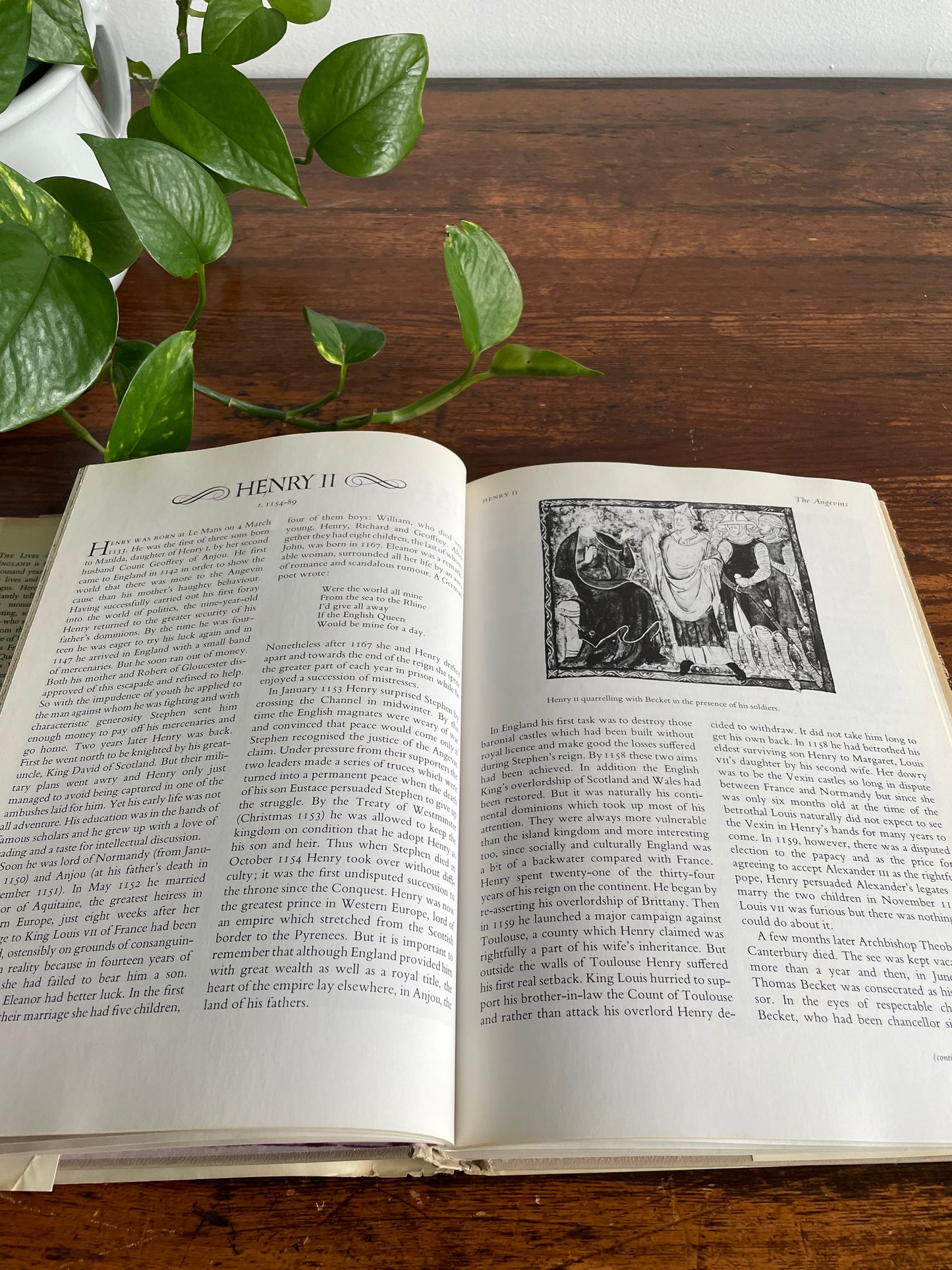 The Lives of The Kings & Queens of England Hardcover Book with Images (1975)