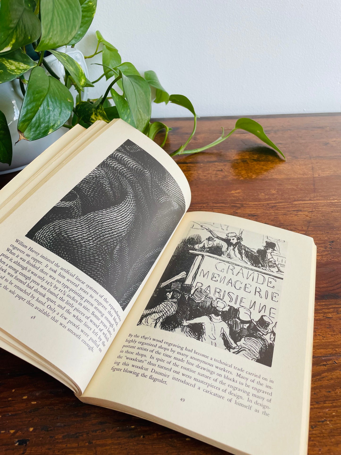 How Prints Look: Photographs with Commentary - Paperback Book (1943)