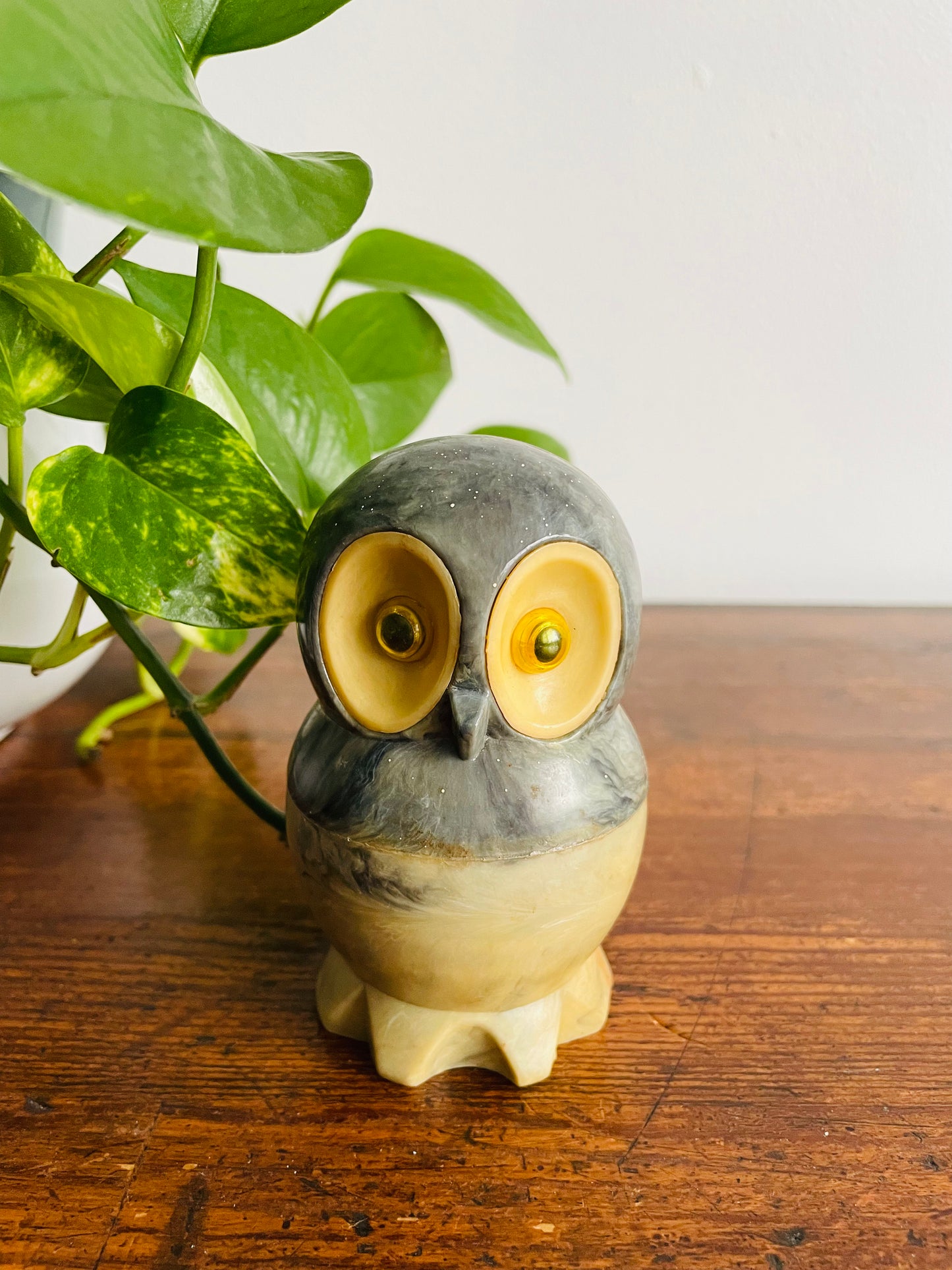 JSNY 1974 Marbled Plastic Owl Figurine Paperweight - Made in Hong Kong
