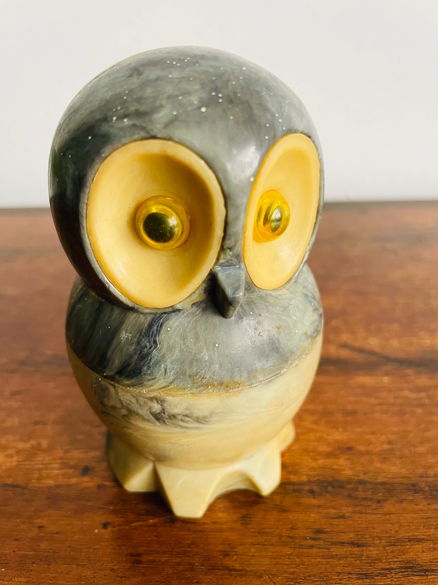 JSNY 1974 Marbled Plastic Owl Figurine Paperweight - Made in Hong Kong