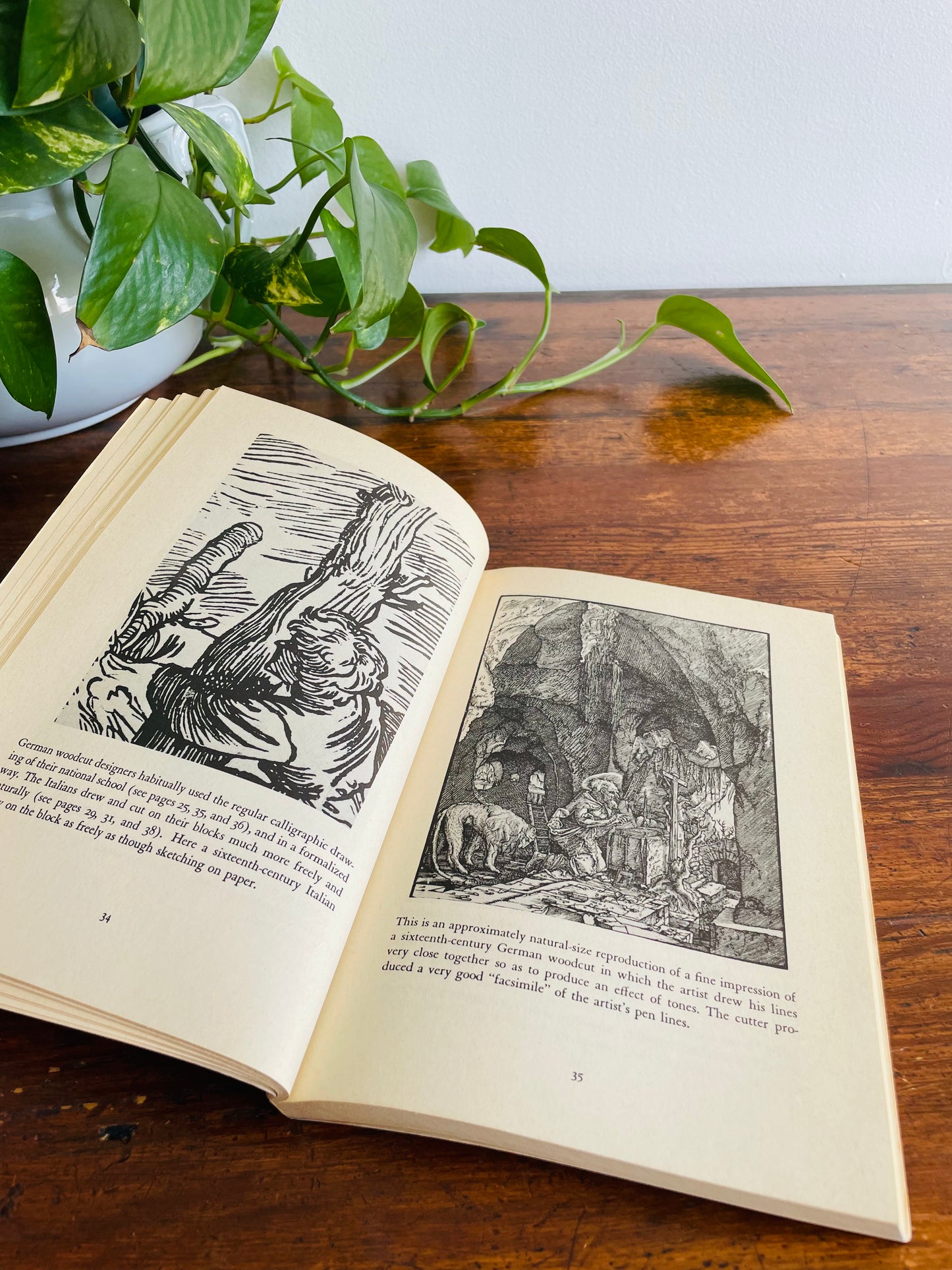 How Prints Look: Photographs with Commentary - Paperback Book (1943)