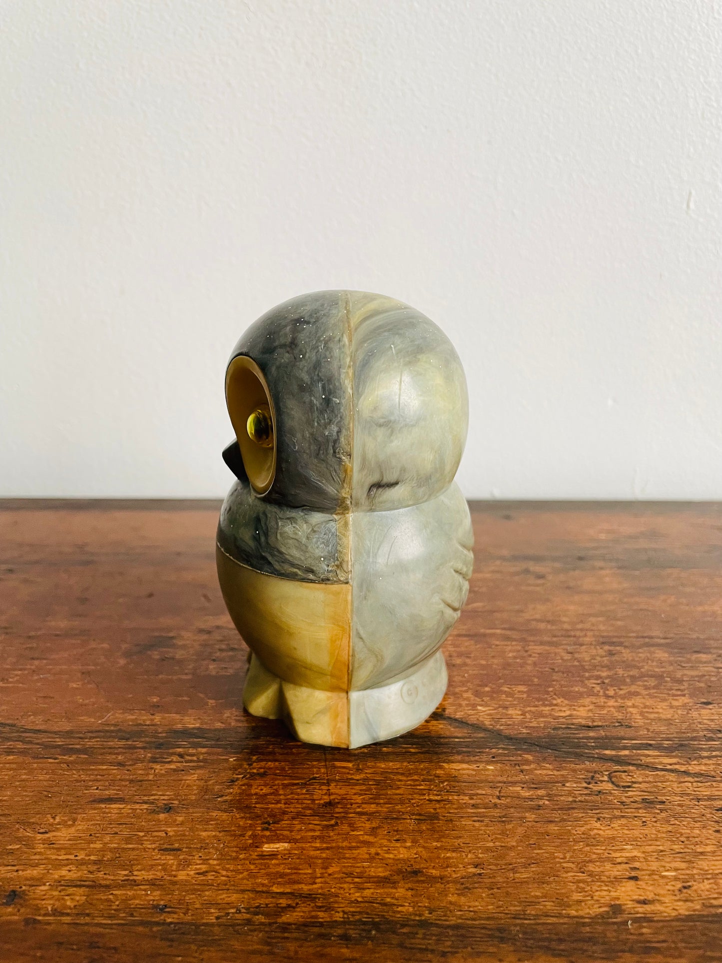 JSNY 1974 Marbled Plastic Owl Figurine Paperweight - Made in Hong Kong