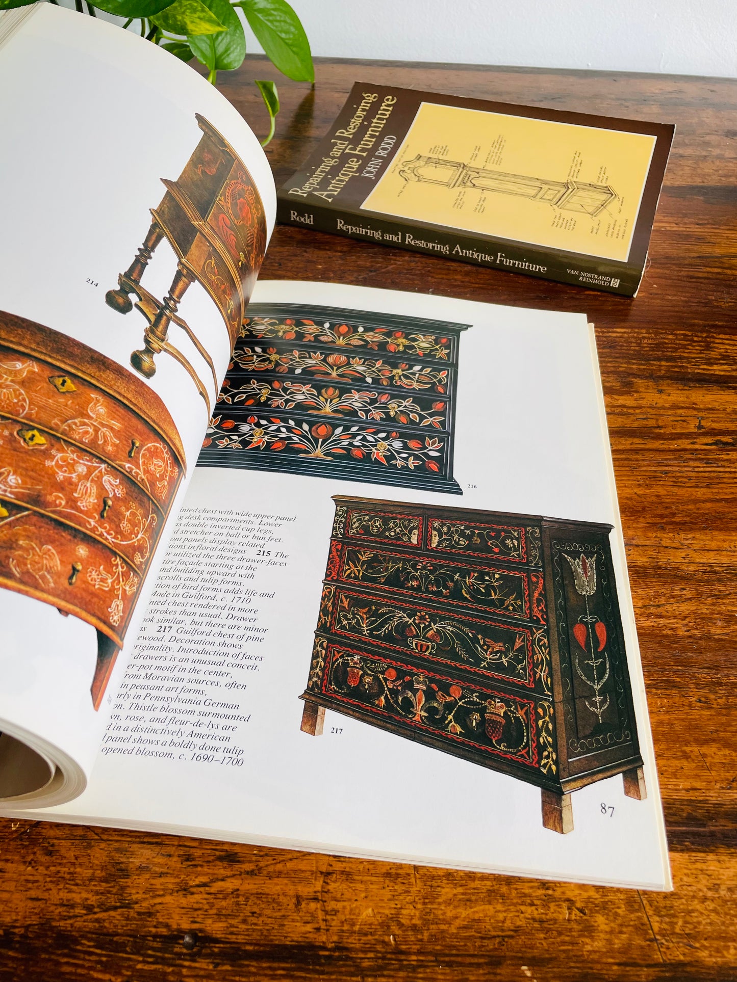 Antique Guides Vintage Book Bundle - American Antiques, Antique Furniture Restoration