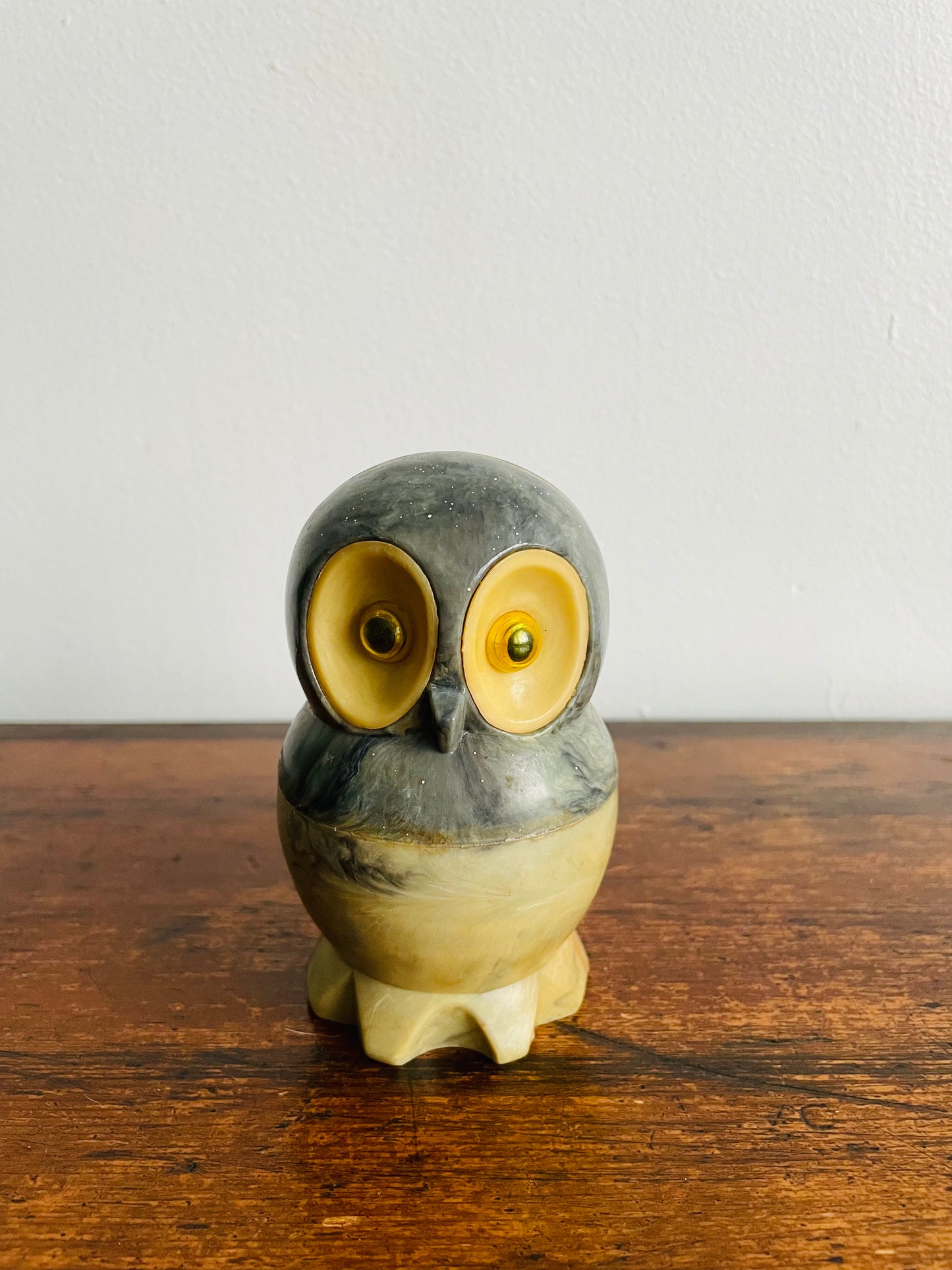 JSNY 1974 Marbled Plastic Owl Figurine Paperweight - Made in Hong Kong