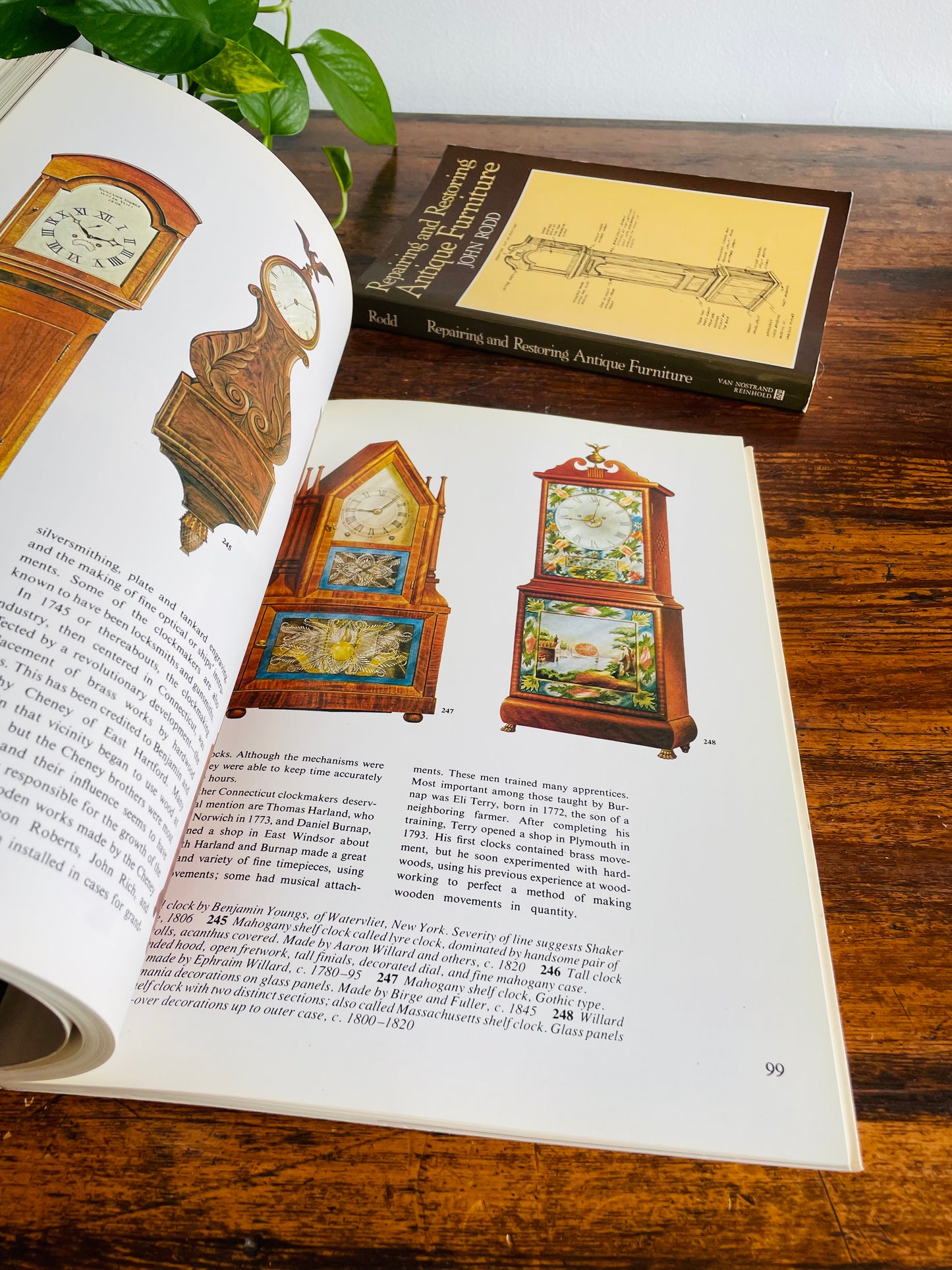 Antique Guides Vintage Book Bundle - American Antiques, Antique Furniture Restoration