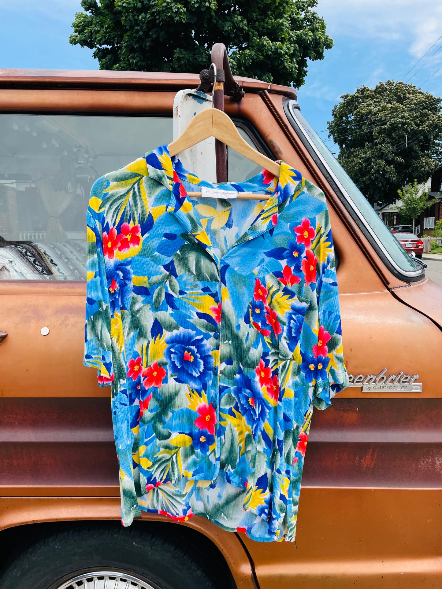 Vintage Nygard Collection Button Up T-Shirt in Vibrant Tropical Print