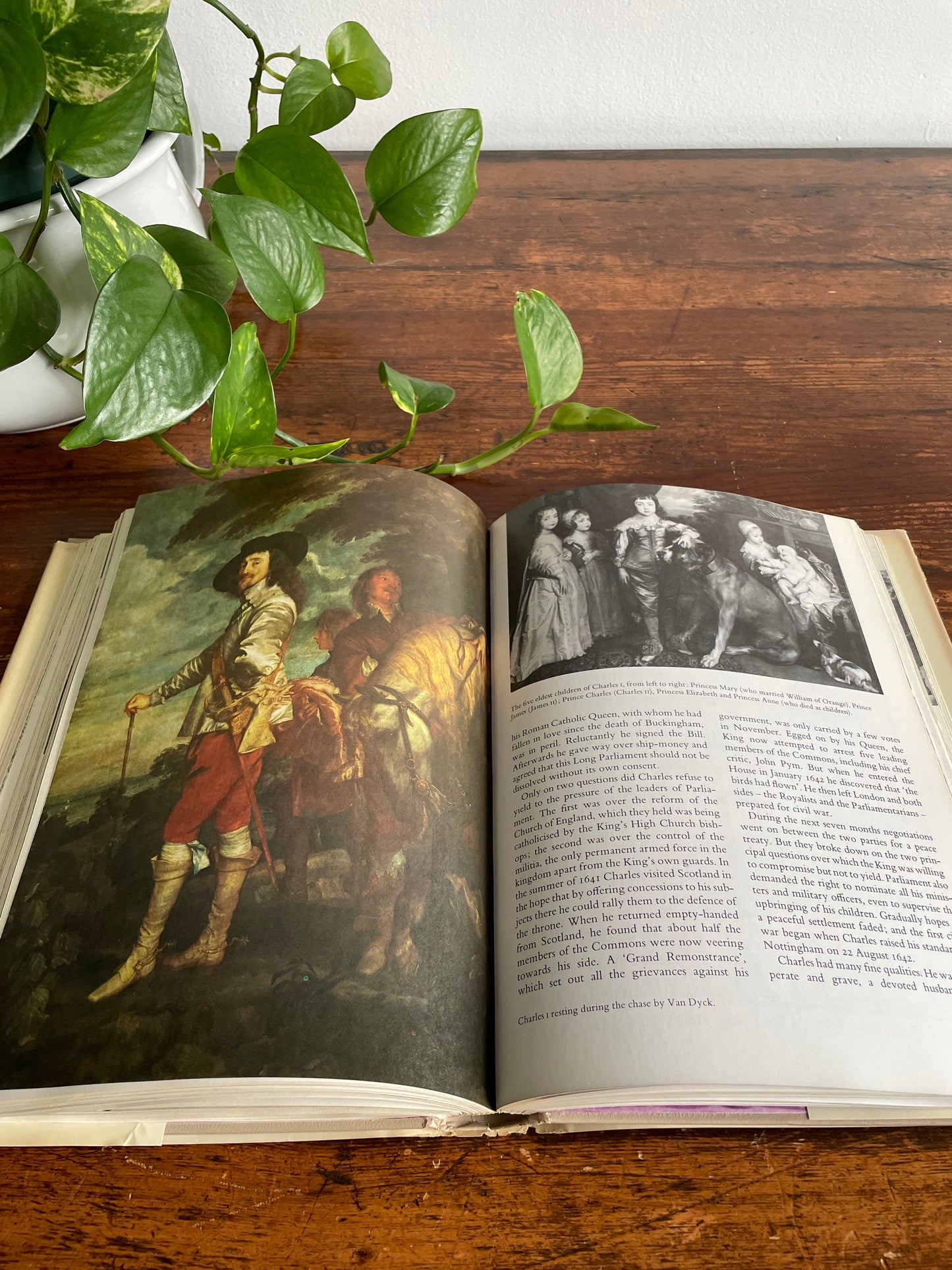 The Lives of The Kings & Queens of England Hardcover Book with Images (1975)