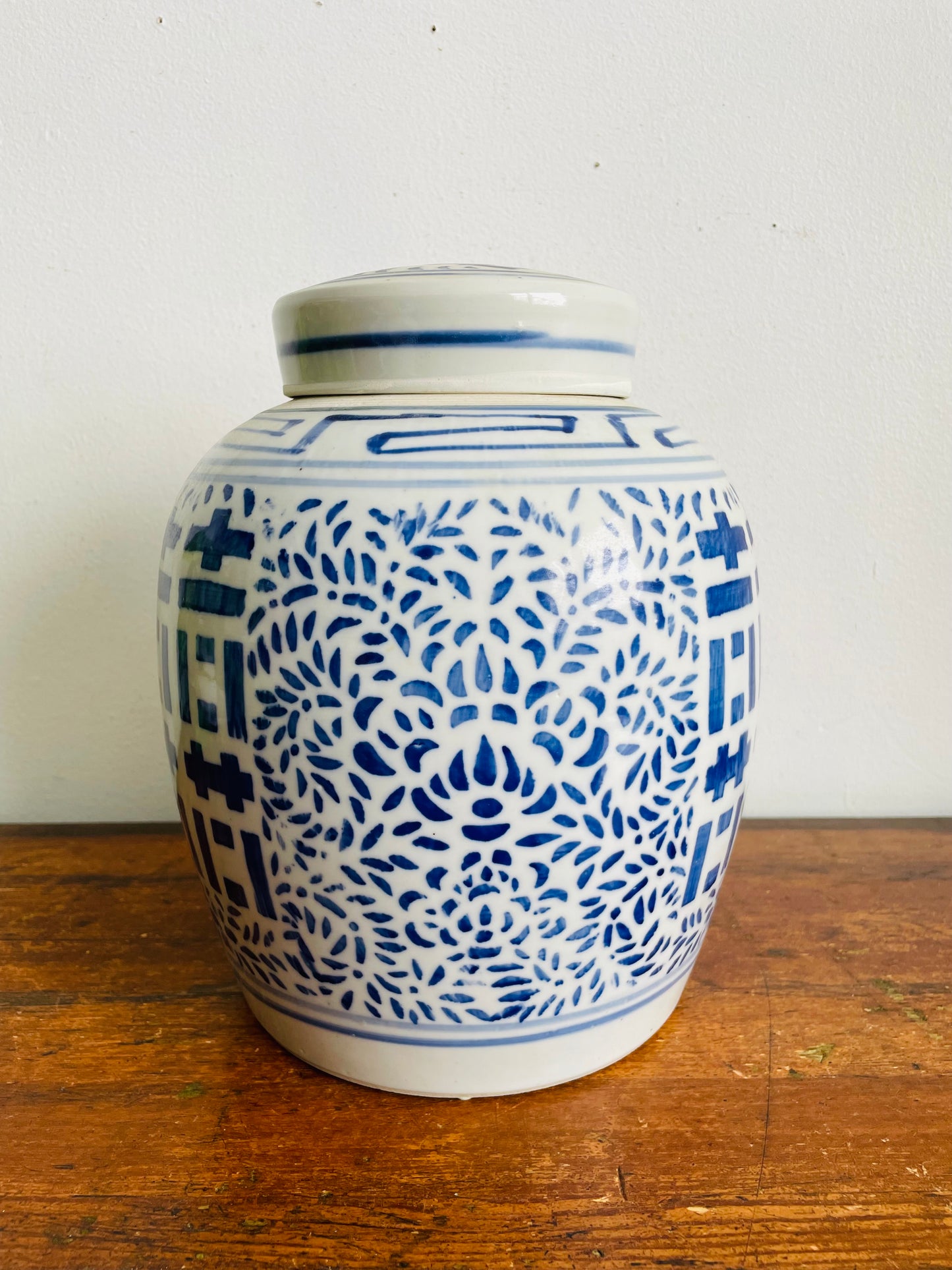 Vintage Large Chinoiserie Double Happiness Good Fortune Ginger Jar with Lid - Chinese Blue & White Porcelain