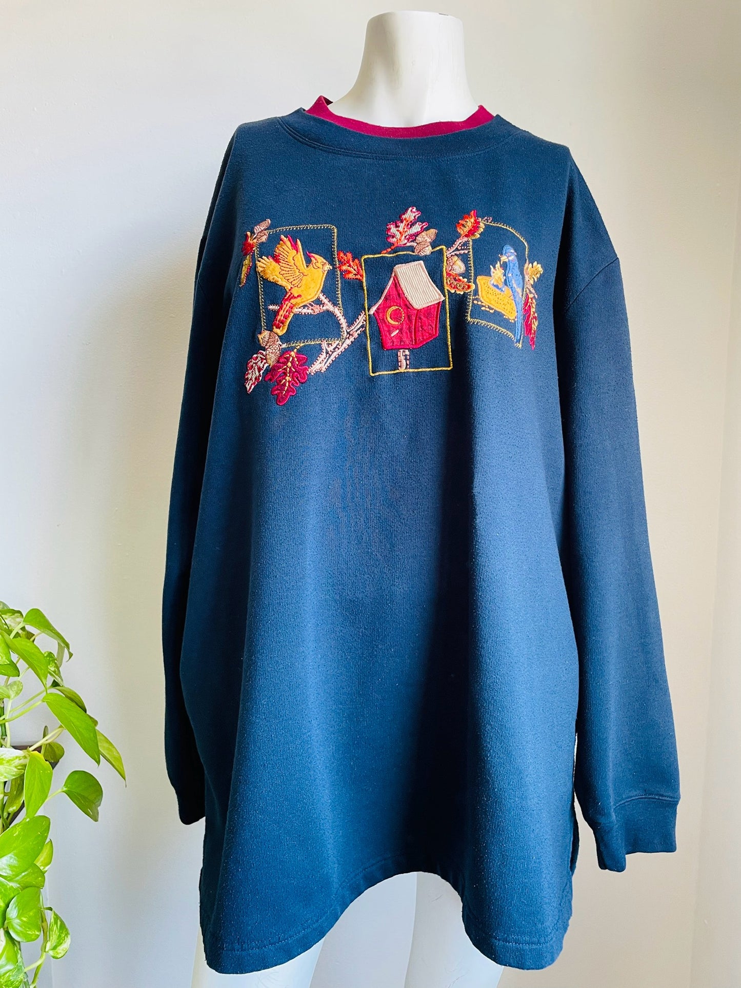 Bobbie Brooks Woman Navy Blue Crewneck Sweatshirt with Embroidered Autumn Leaves & Bird Design - Size 18-20W