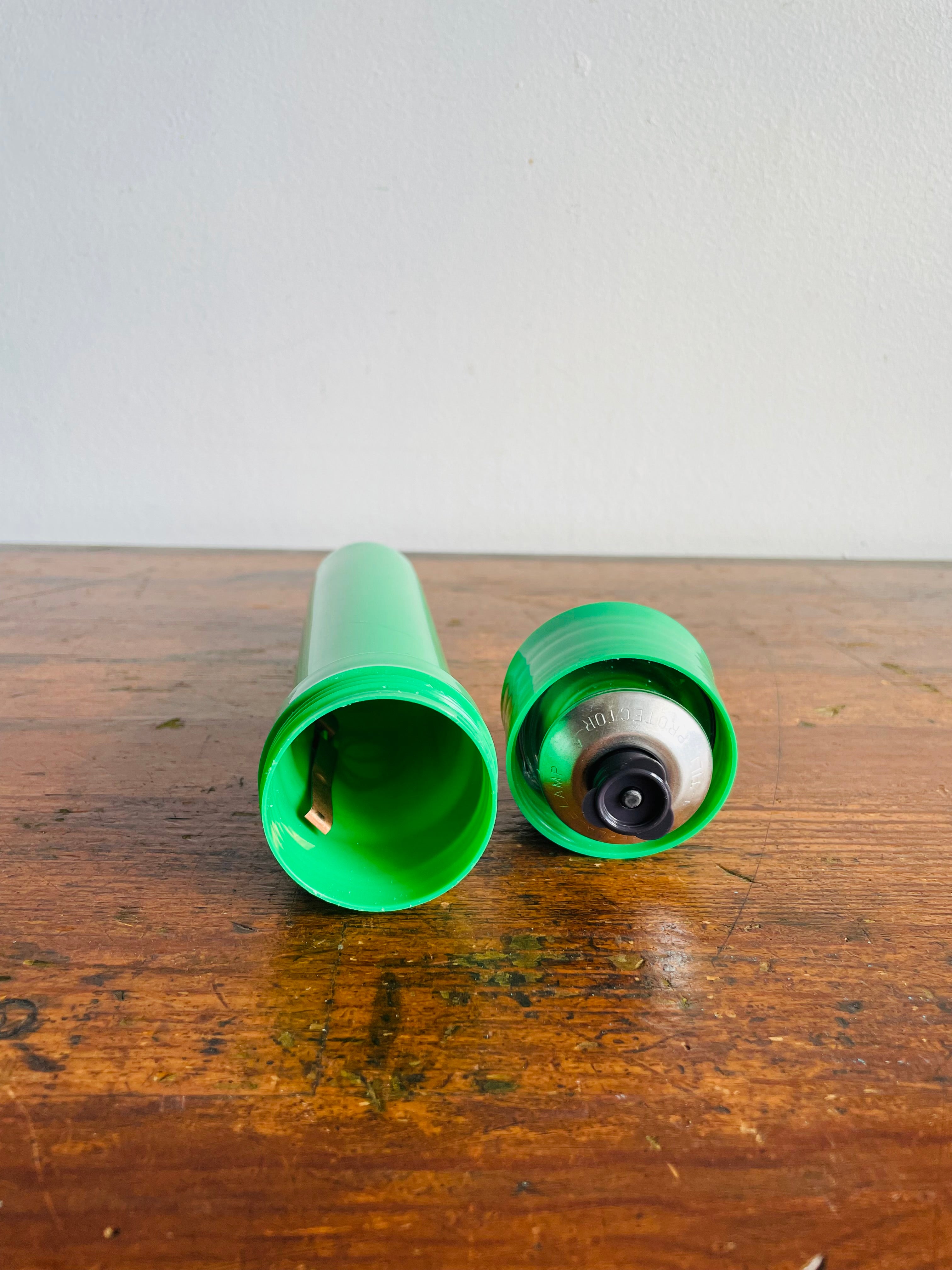 Vintage Eveready Battery Co. Bright Green Plastic Flashlight - St
