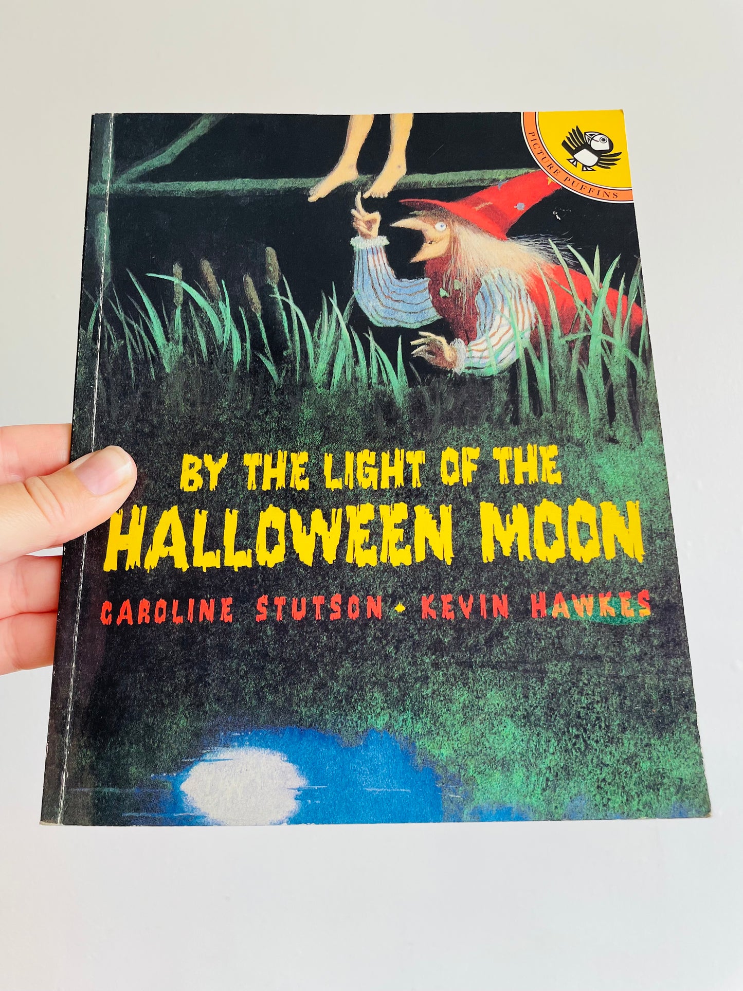 By The Light of The Halloween Moon Book by Caroline Stutson & Kevin Hawkes (1993)