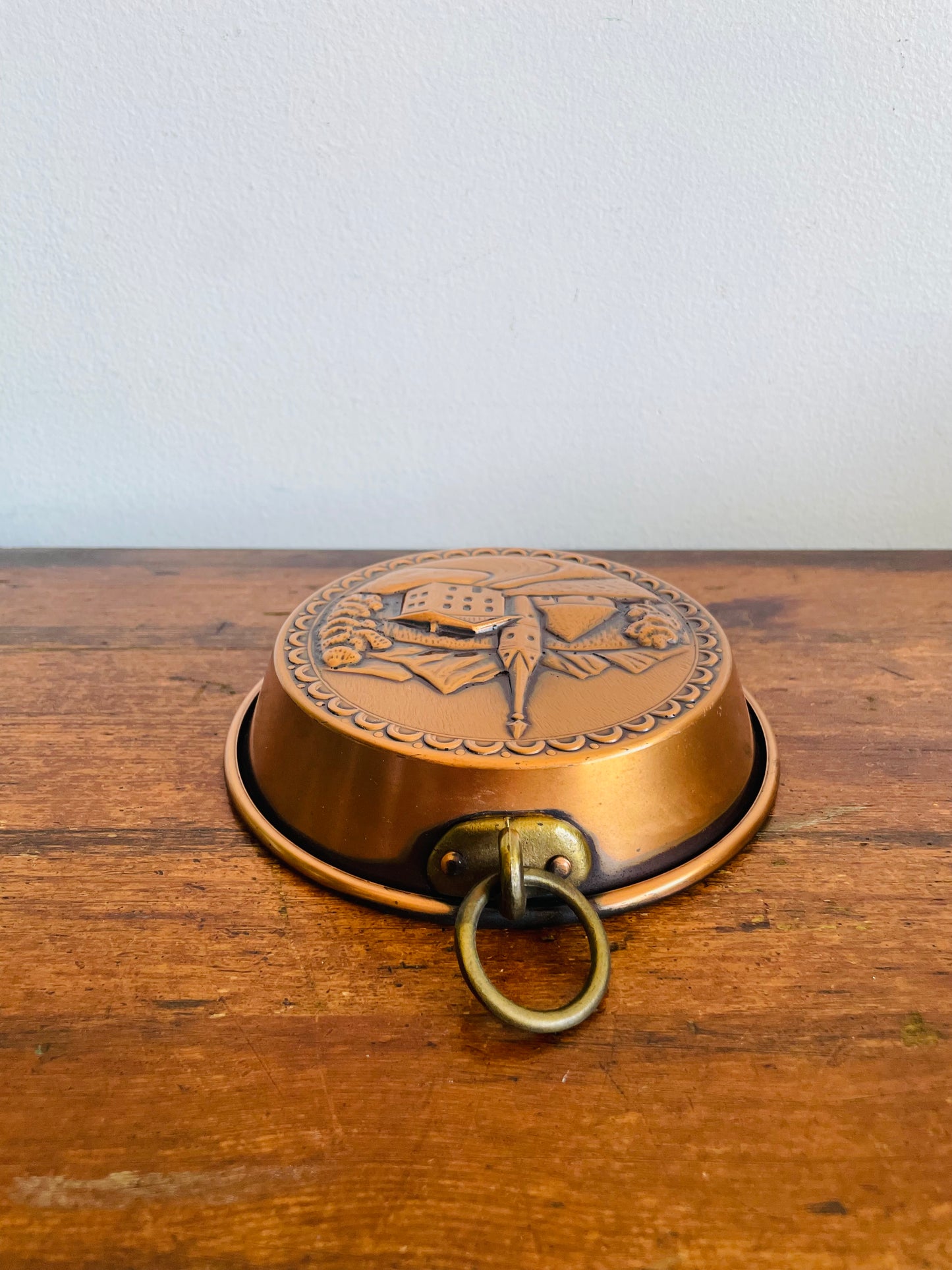 Vintage Round Copper Pan Jelly Mold Wall Hanging with Brass Hook for Hanging - European Village & Mountain Scene