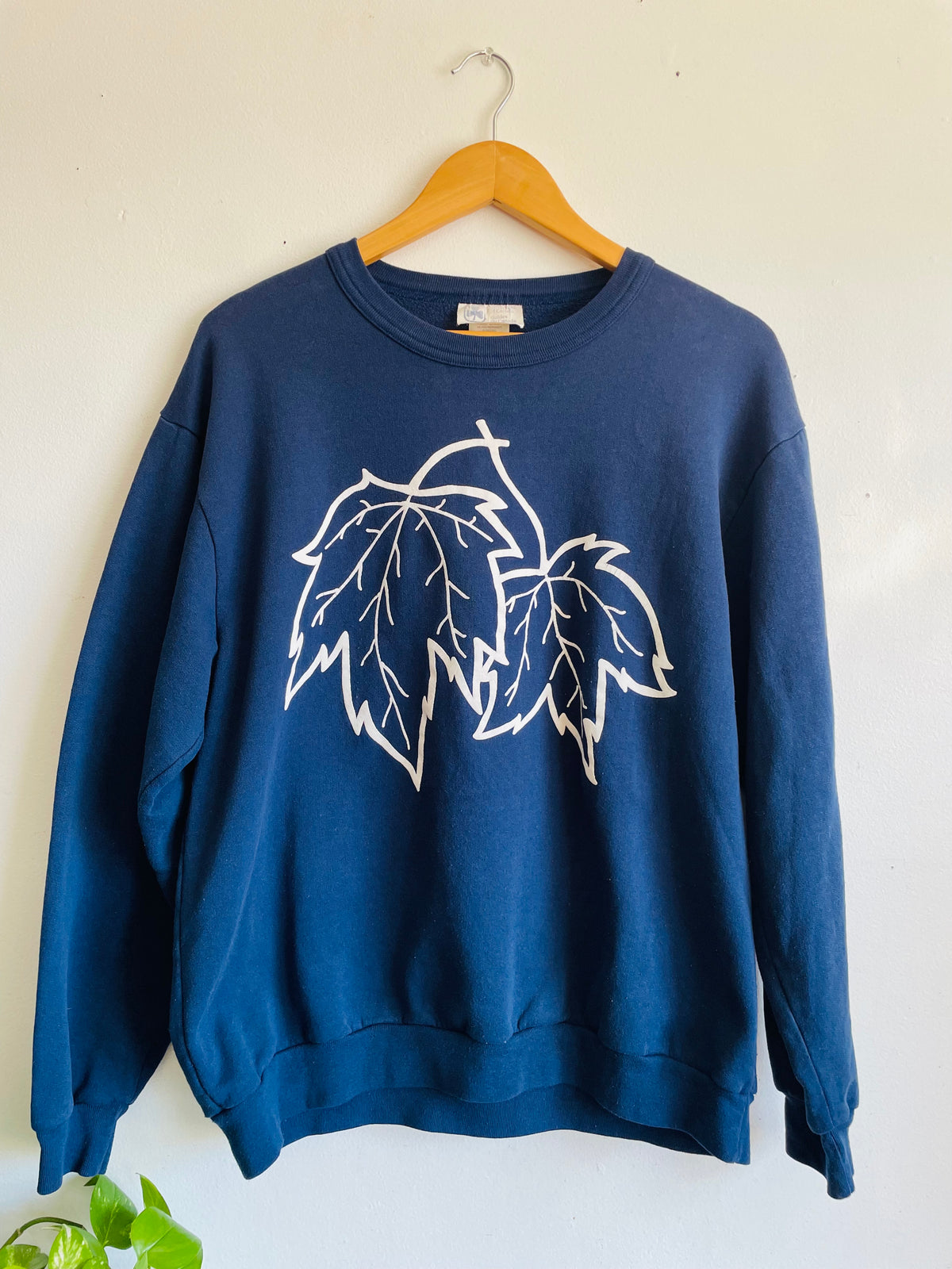 Vintage 1990s Girl Guides of Canada Navy Blue Adult Size Large Crewneck Sweatshirt with White Leaf Design - Alfred Sung Uniform Collection - Made in Canada