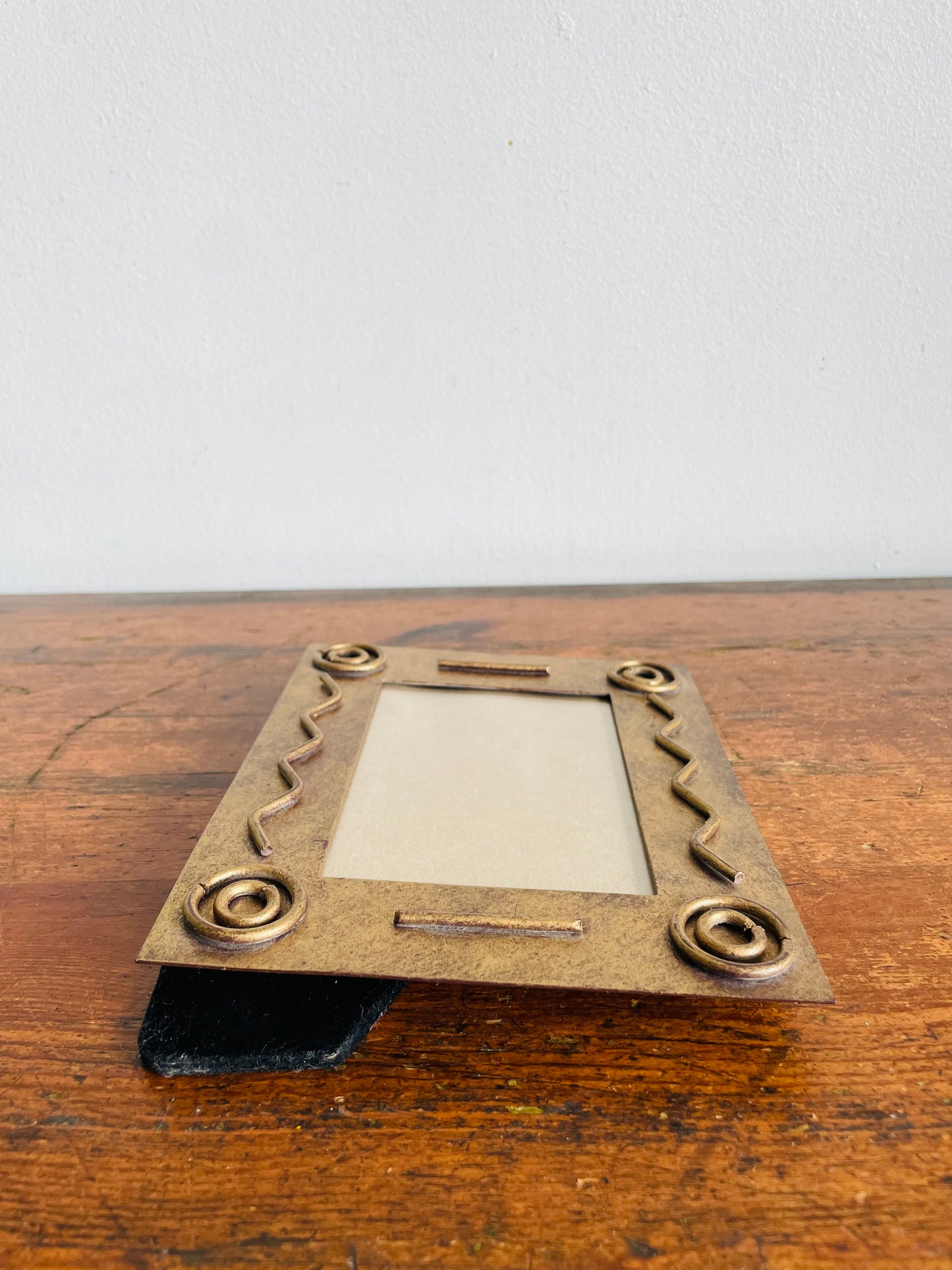 Vintage 1990s Style Gold Tone Metal Picture Frame with Swirl & Squiggle Design - Easel Backing - 3" x 4.5" Photo Size