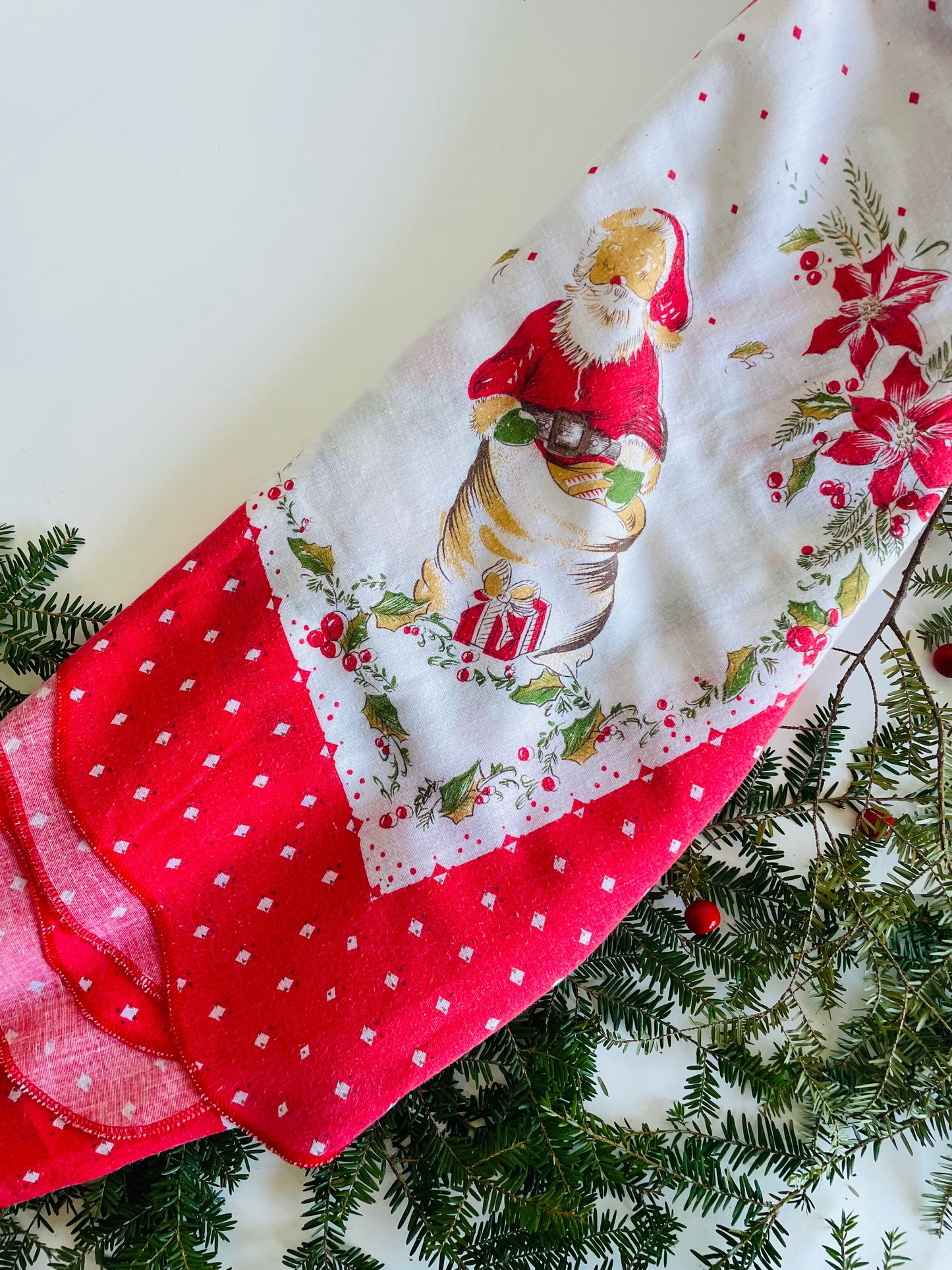 Adorable Santa with Sack of Presents Rectangular Cotton Tablecloth