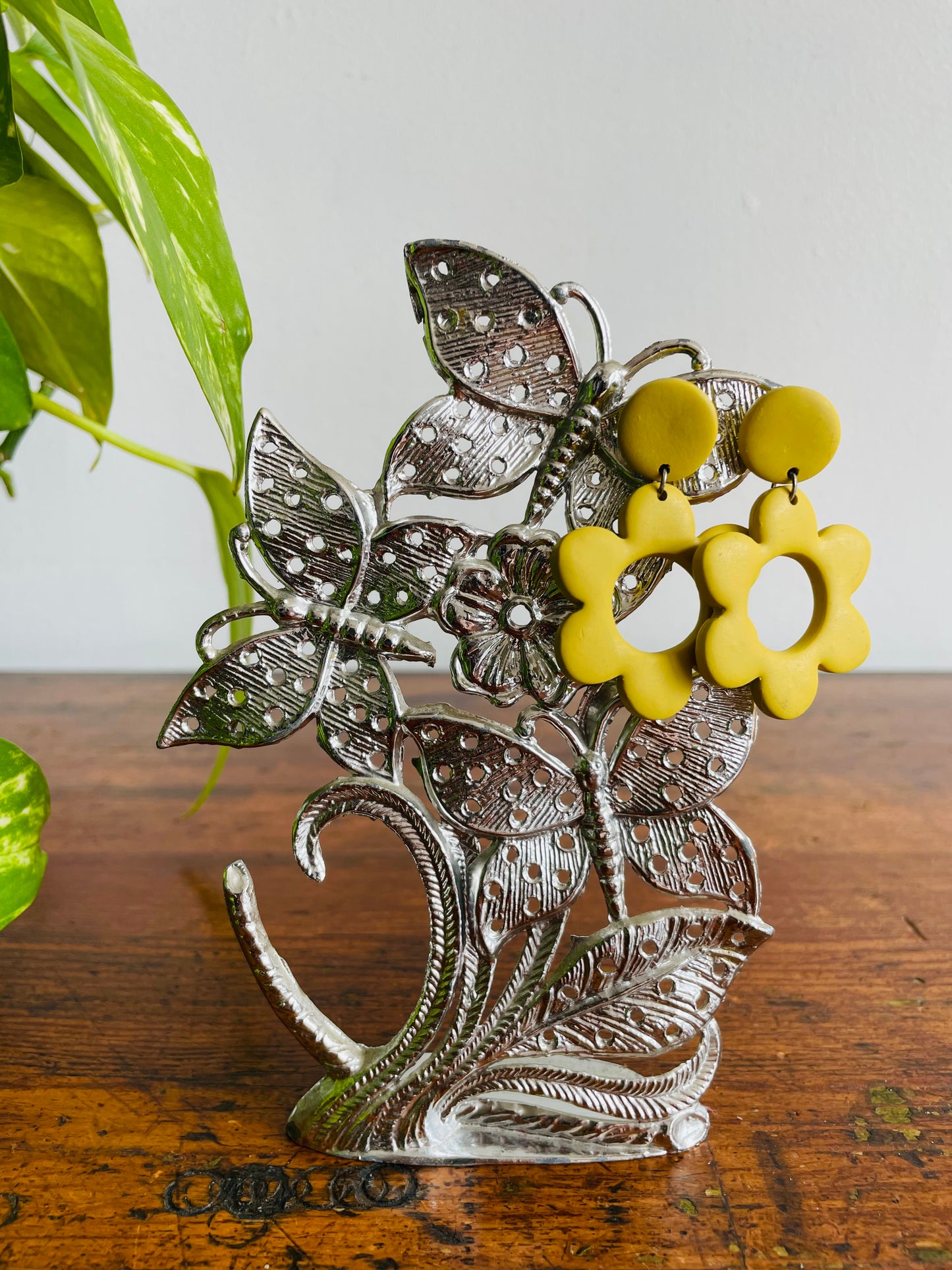 Torino Silver Metal Earring Holder with Butterflies & Flower