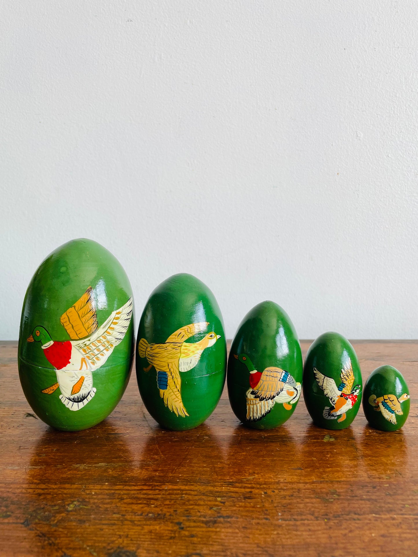 Vintage Matryoshka-Style Nesting Eggs - Painted Green with Duck Birds in Flight Graphics - Set of 5