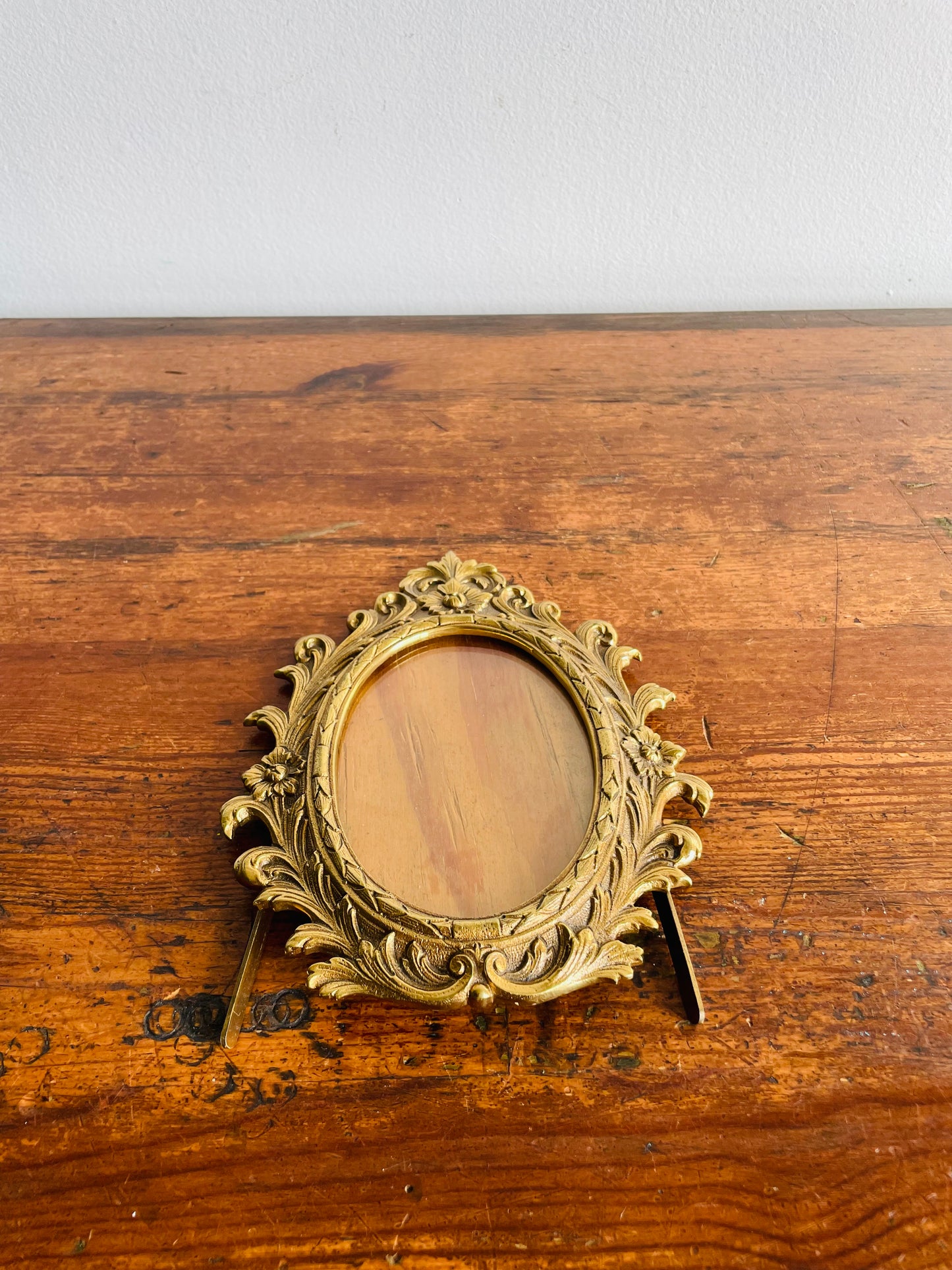 Heavy Brass Oval Picture Frame with Easel Prop Backing & Ornate Floral Filigree Design