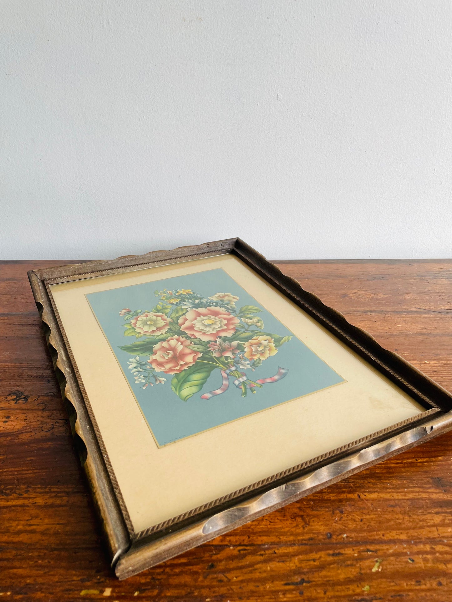 Framed Lithograph Print Picture of Flowers in Scalloped Wood Frame - New York No. 297