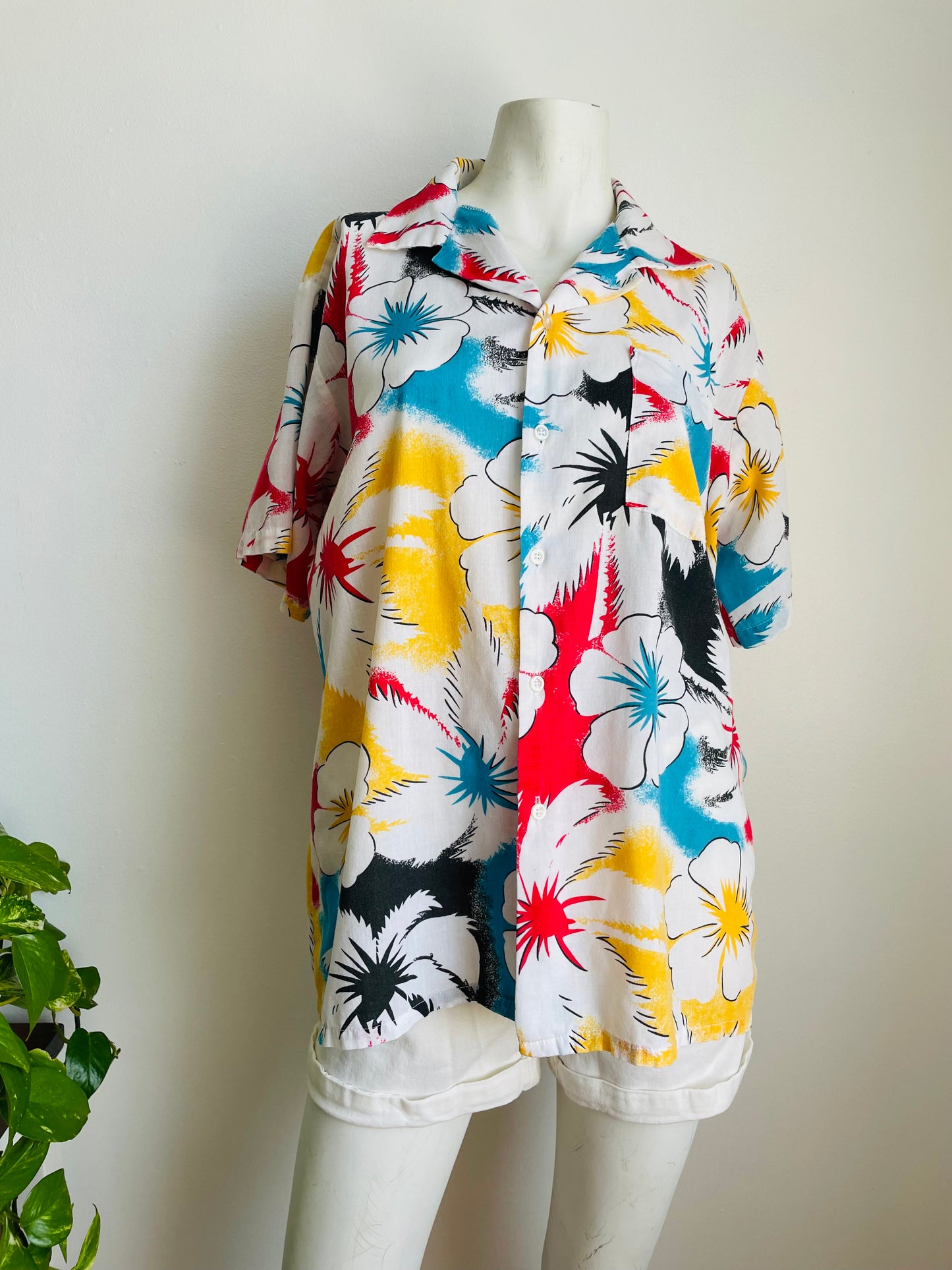 C / J Tropical Hawaiian Button-Up Shirt - Size Men's Medium - Made in USA