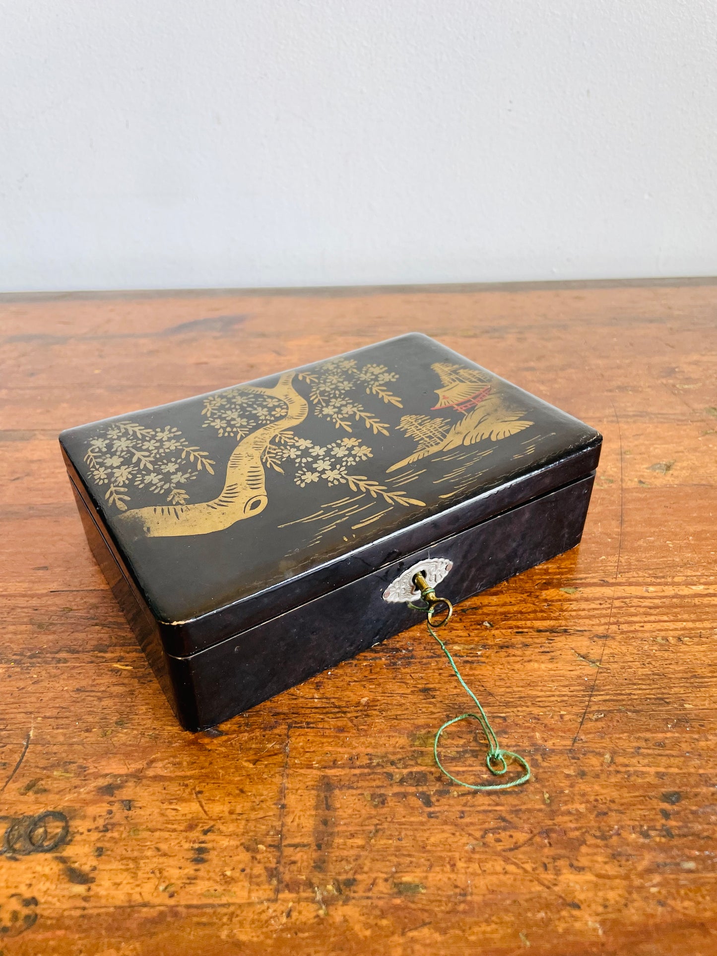 Vintage Hand Painted Japanese Black Lacquer Wood Jewellery Box with Lined Interior / Mount Fuji Scene & Key To Lock