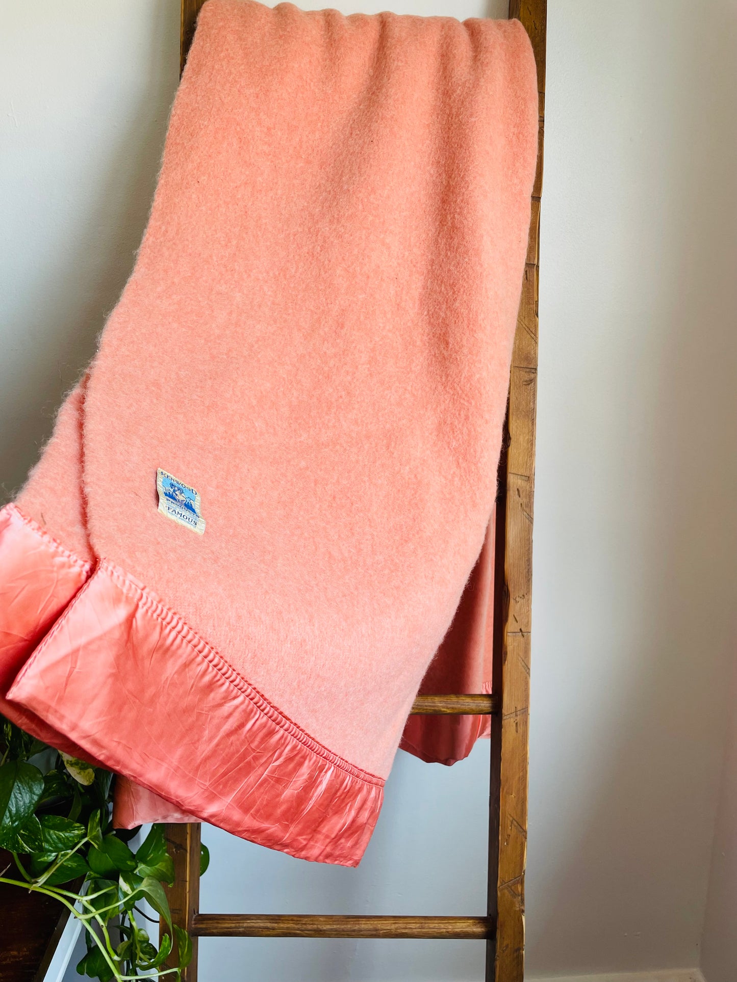 Kenwood Famous Products Moth-Proofed All Virgin Wool Blush Pink Blanket with Satin Trim - Made in Canada
