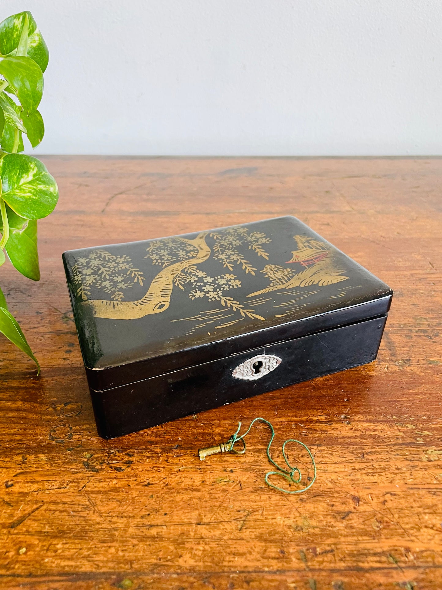 Vintage Hand Painted Japanese Black Lacquer Wood Jewellery Box with Lined Interior / Mount Fuji Scene & Key To Lock