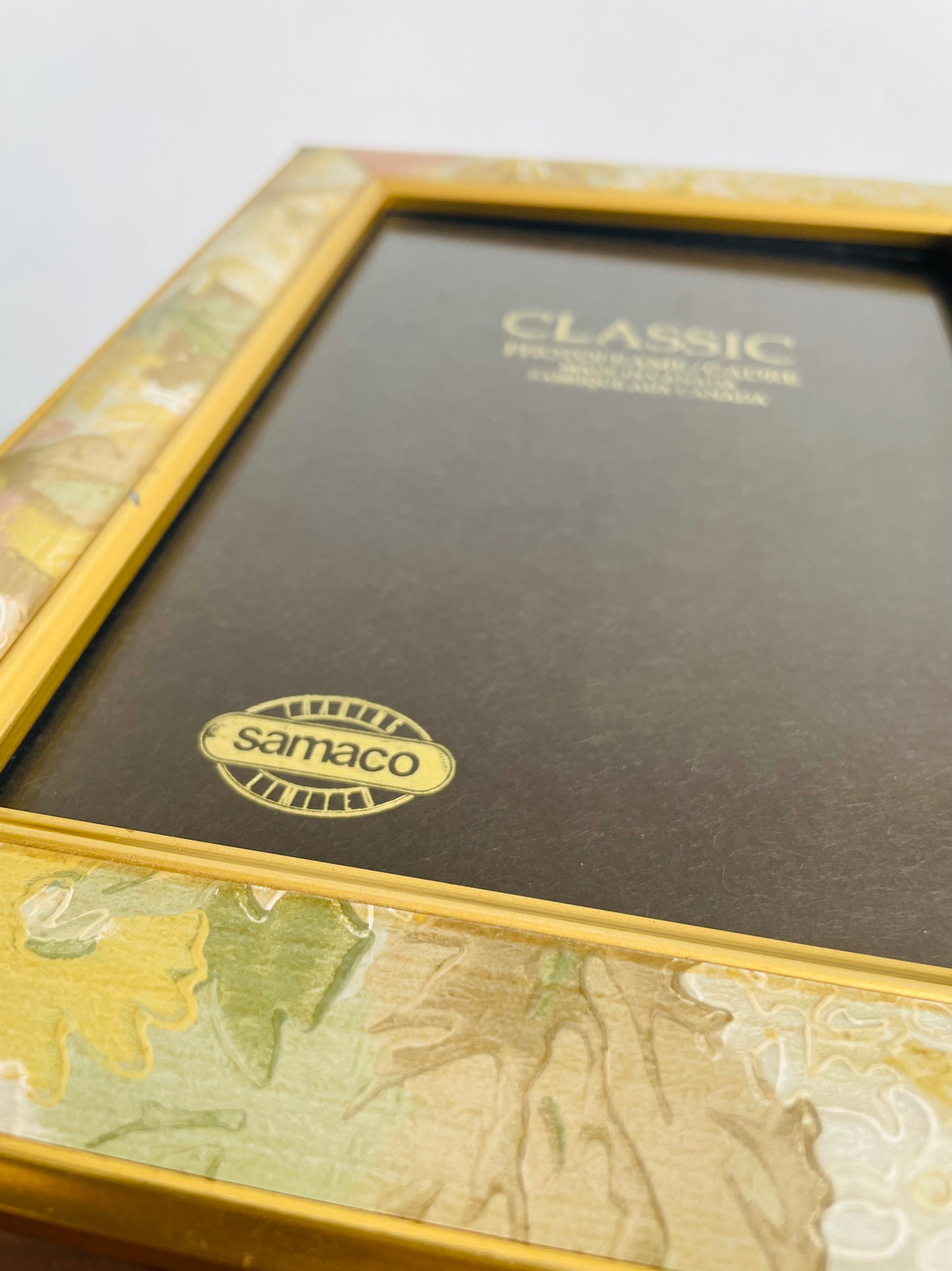 Vintage Gold & Floral Picture Frame with Easel Backing - Samaco Trading Limited - Made in Canada